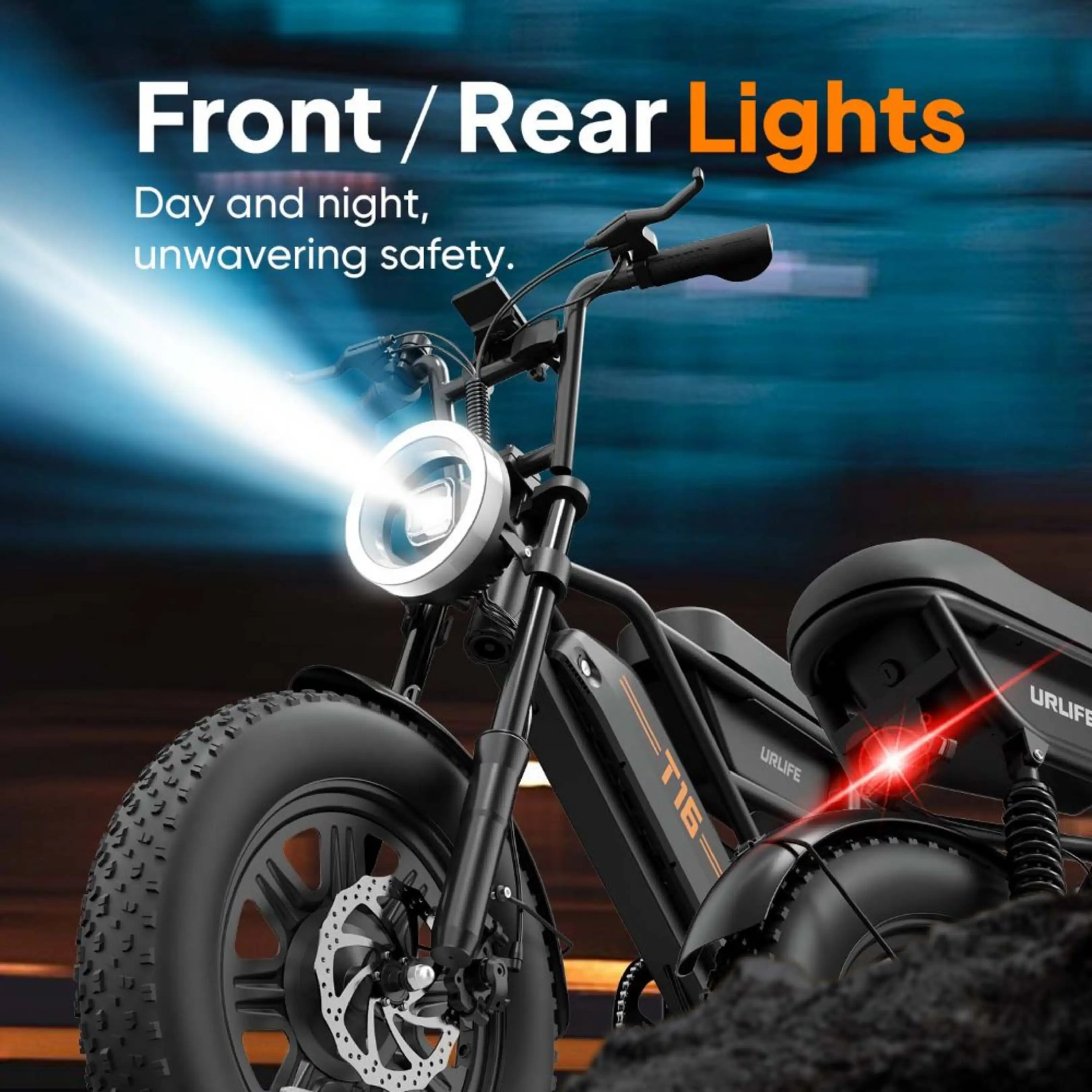 Ein schwarzes E-Bike mit eingeschaltetem Front- und Rücklicht und Text im Hintergrund.