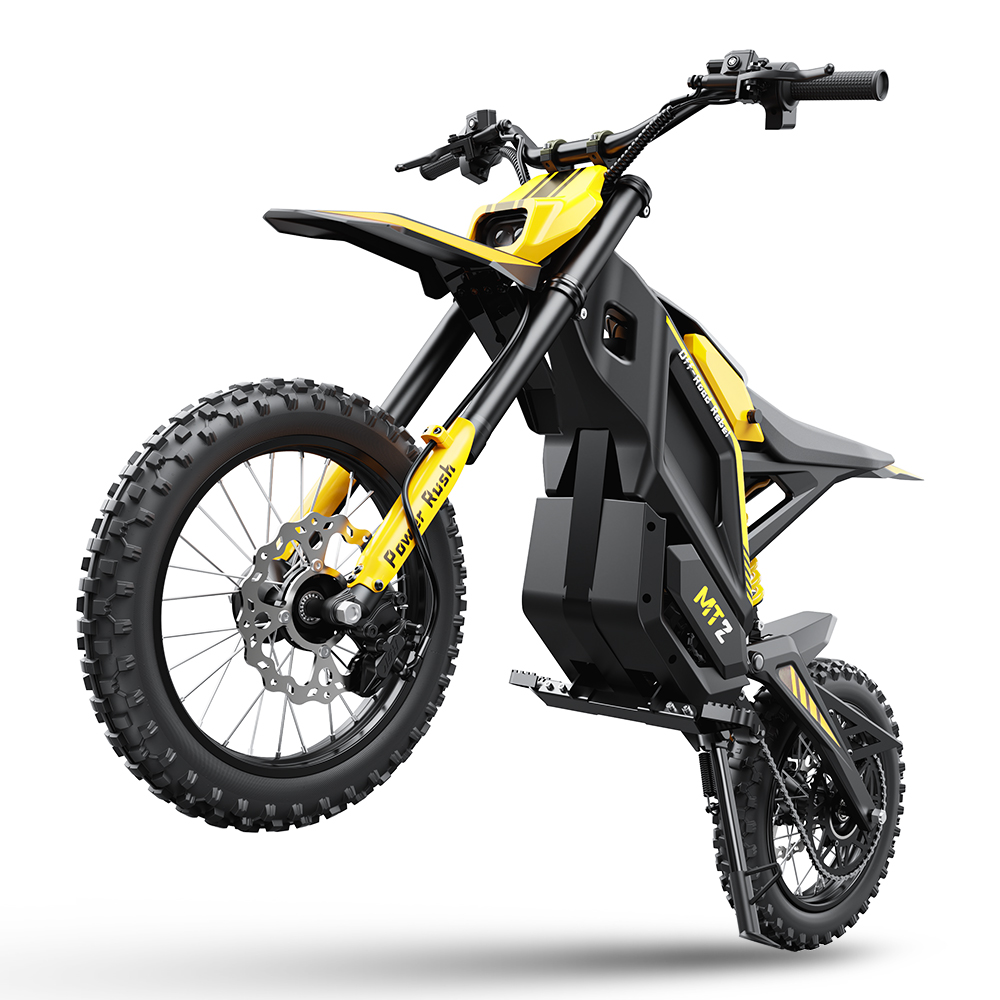 Żółto-czarny elektryczny motocykl crossowy z oponami z bieżnikiem unosi się na białym tle.