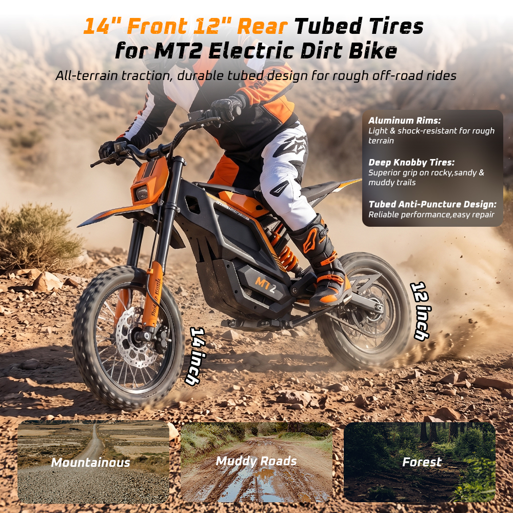 Motocyklista jedzie na elektrycznym motocyklu crossowym w trudnym terenie.