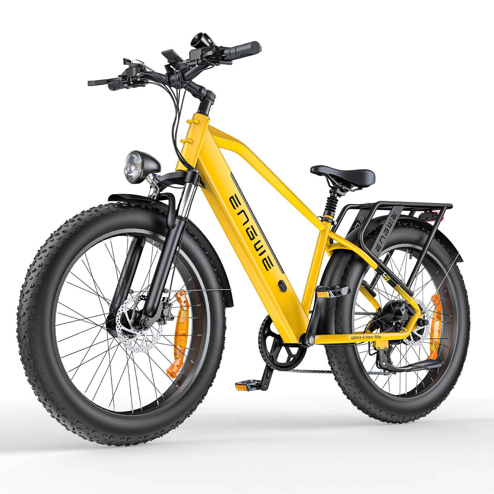 Una bicicletta elettrica gialla con pneumatici larghi, portapacchi posteriore nero e faro anteriore.