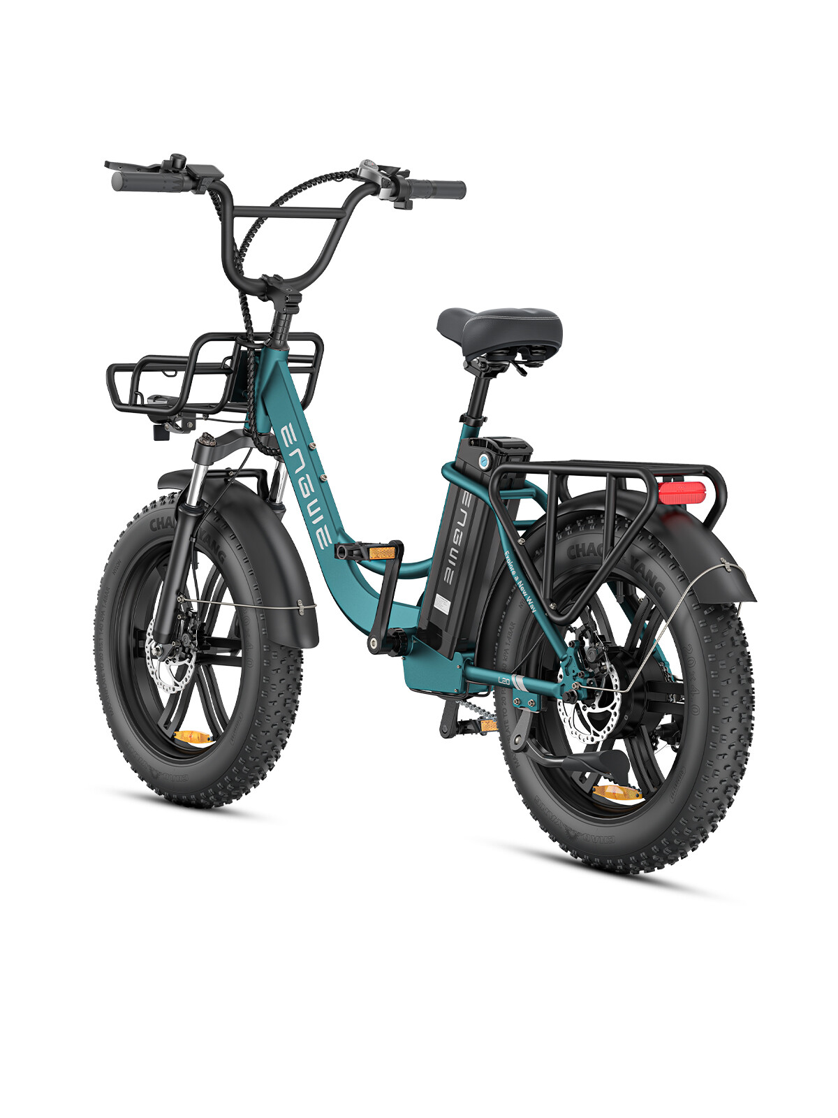 Una bicicletta elettrica verde acqua con pneumatici larghi, portapacchi anteriore e posteriore e sella nera.