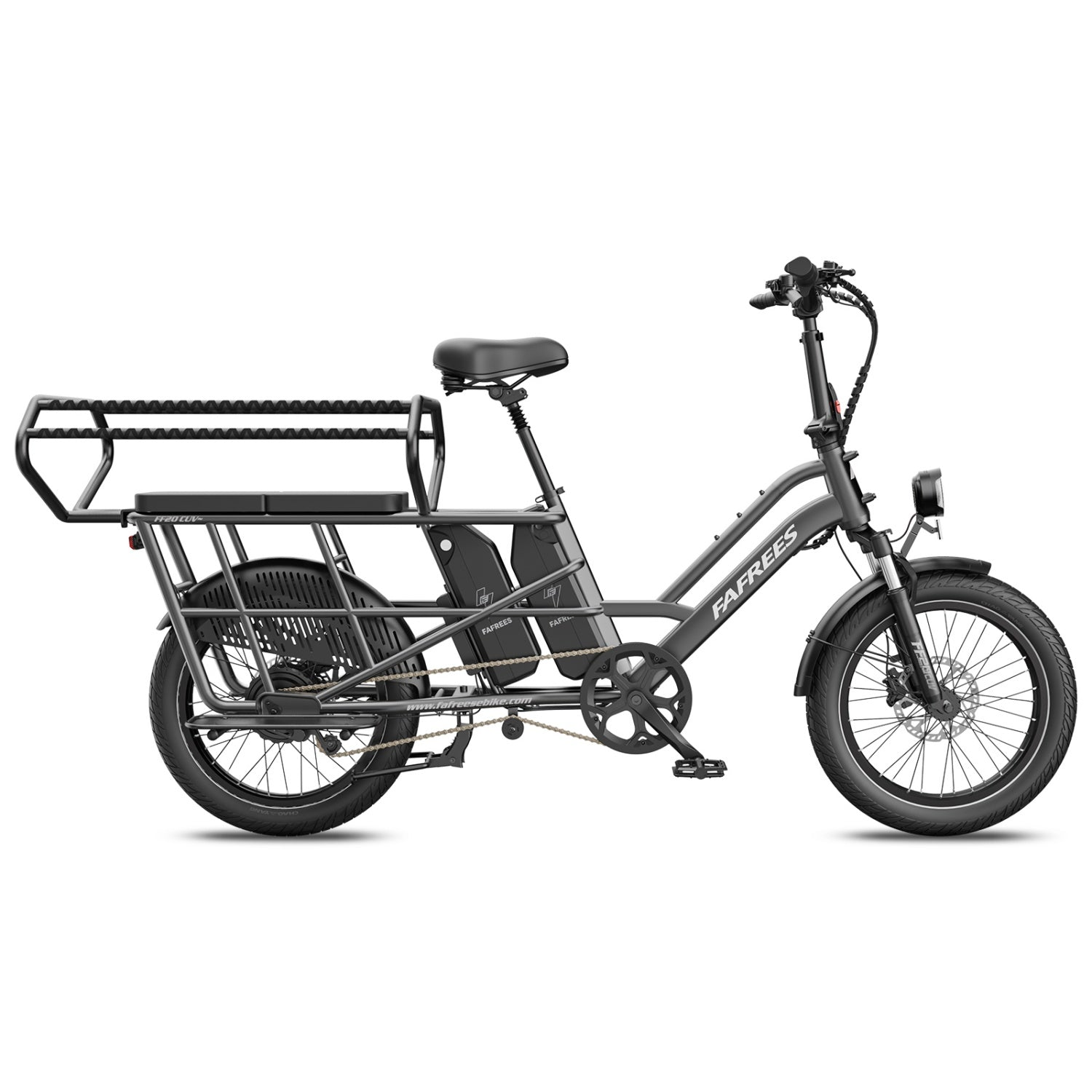 Ein schwarzes Fafrees E-Lastenrad mit langem Heckgepäckträger, großem Sitz und robustem Rahmen vor weißem Hintergrund.