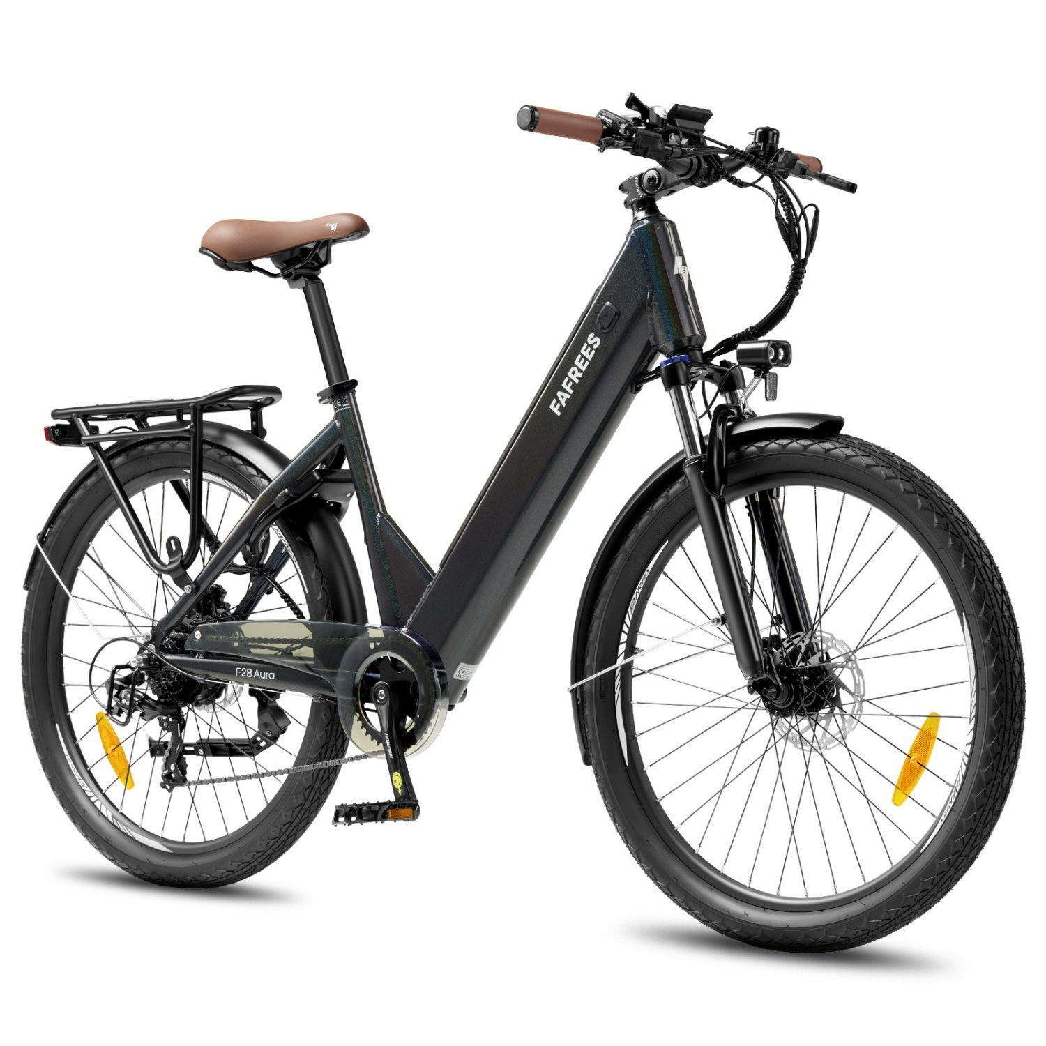 Ein schwarzes Fafrees E-Bike mit tiefem Einstieg, braunem Sattel und Griffen, Gepäckträger und Schutzblechen vor weißem Hintergrund.