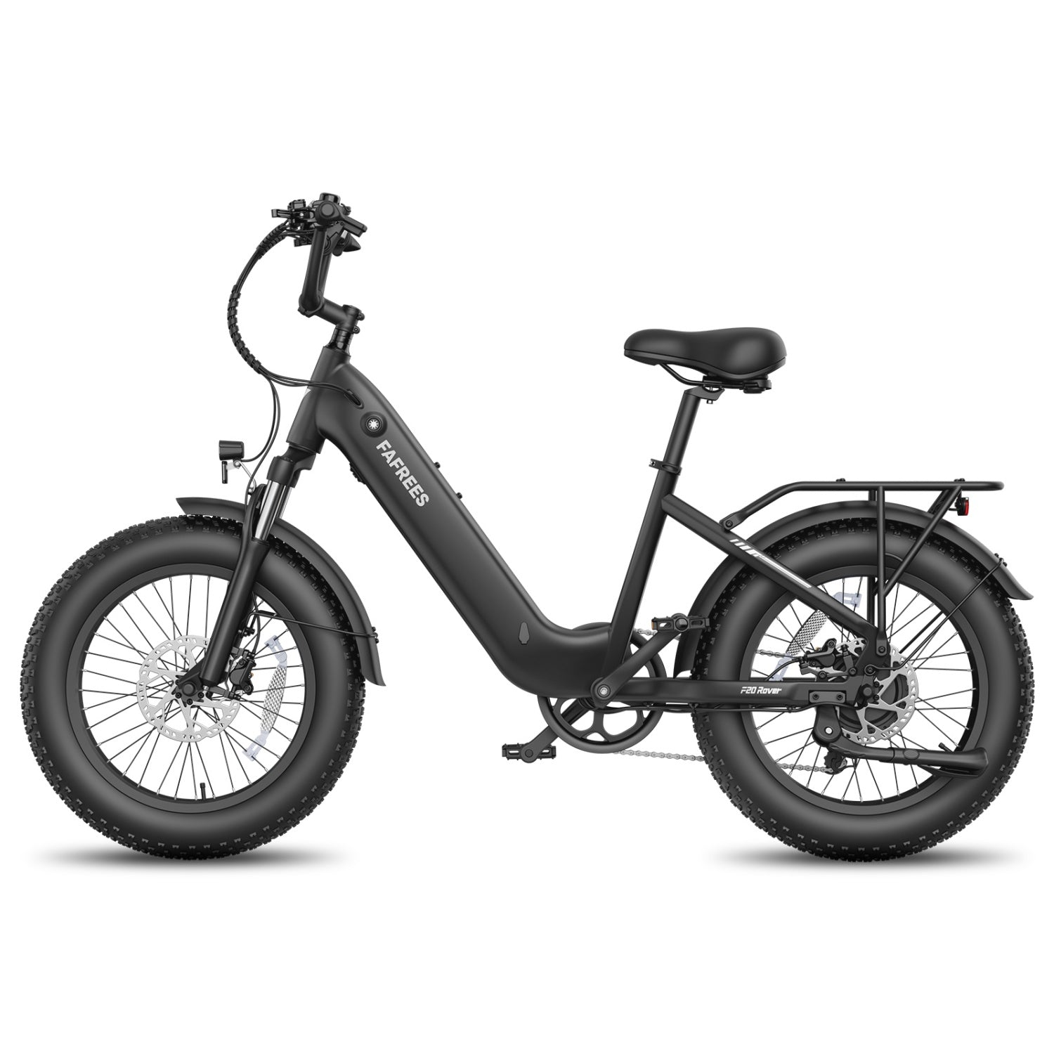 Ein schwarzes Fafrees E-Bike mit dicken Reifen, Gepäckträger und tiefem Einstieg vor weißem Hintergrund.