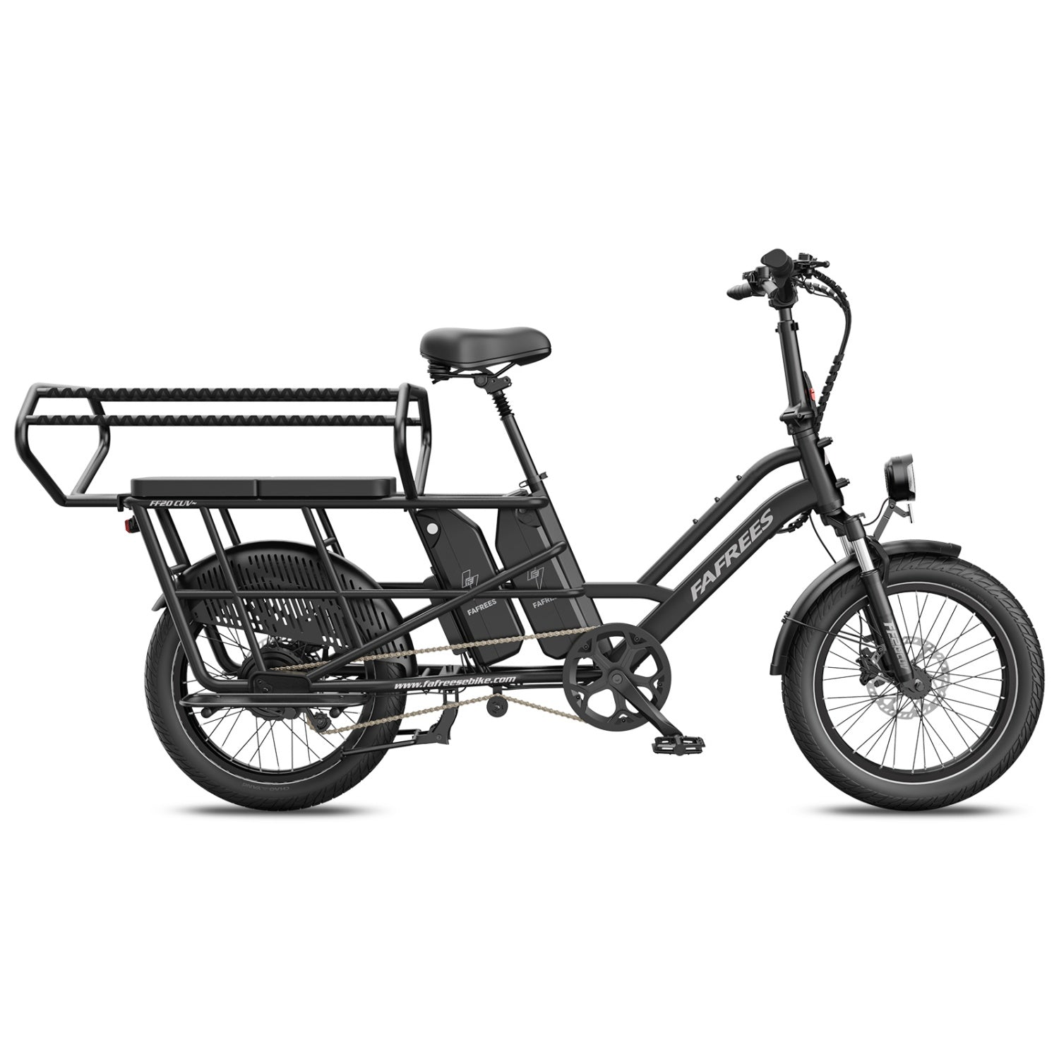 Schwarzes Fafrees Elektro-Lastenrad mit großem Heckgepäckträger auf weißem Hintergrund.