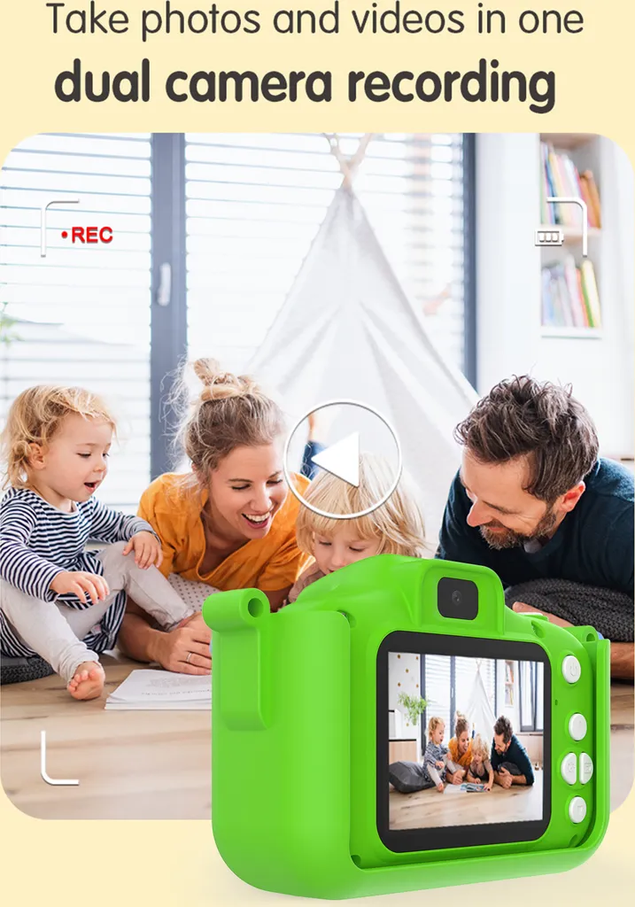 Eine grüne Kinderkamera zeigt eine Familie auf dem Bildschirm, während sie im Raum spielen.