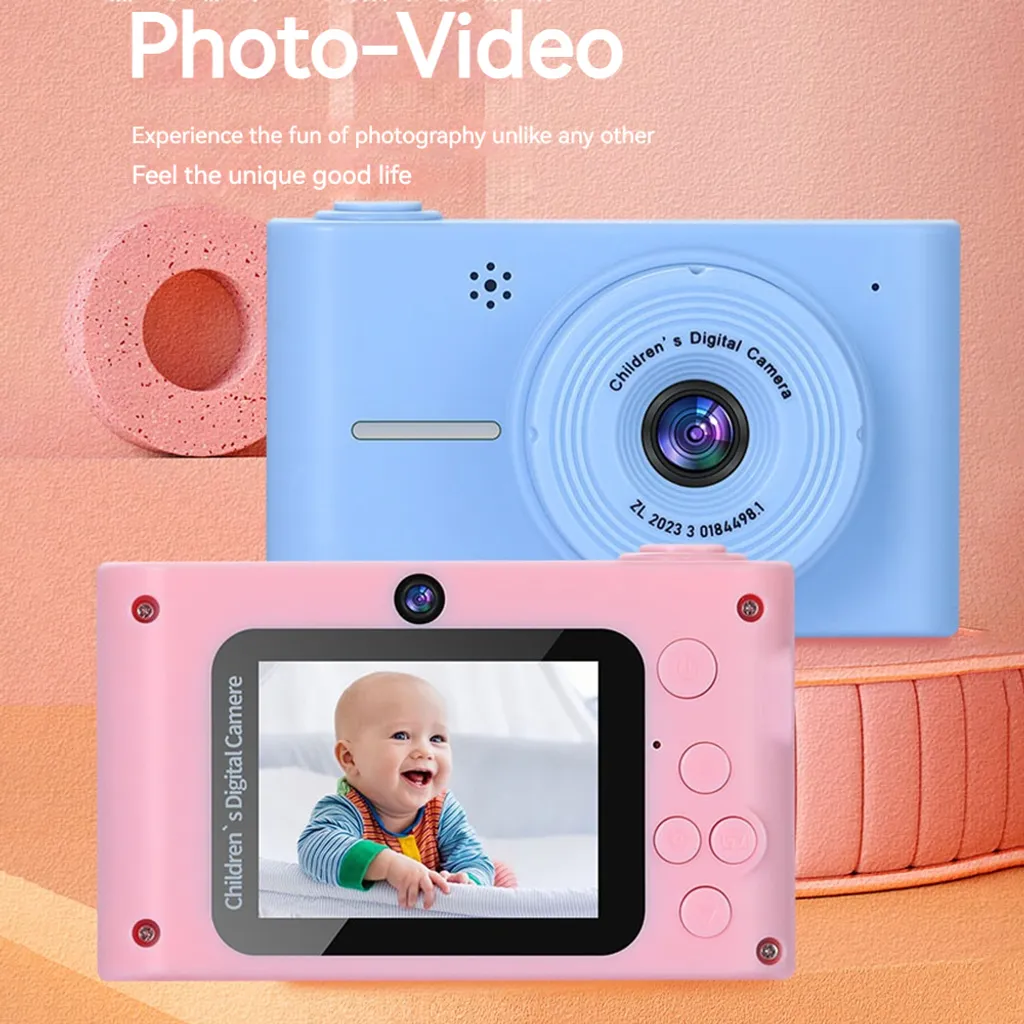 Blaue und rosa Kinderkameras auf einem rosa Hintergrund mit Text oben.