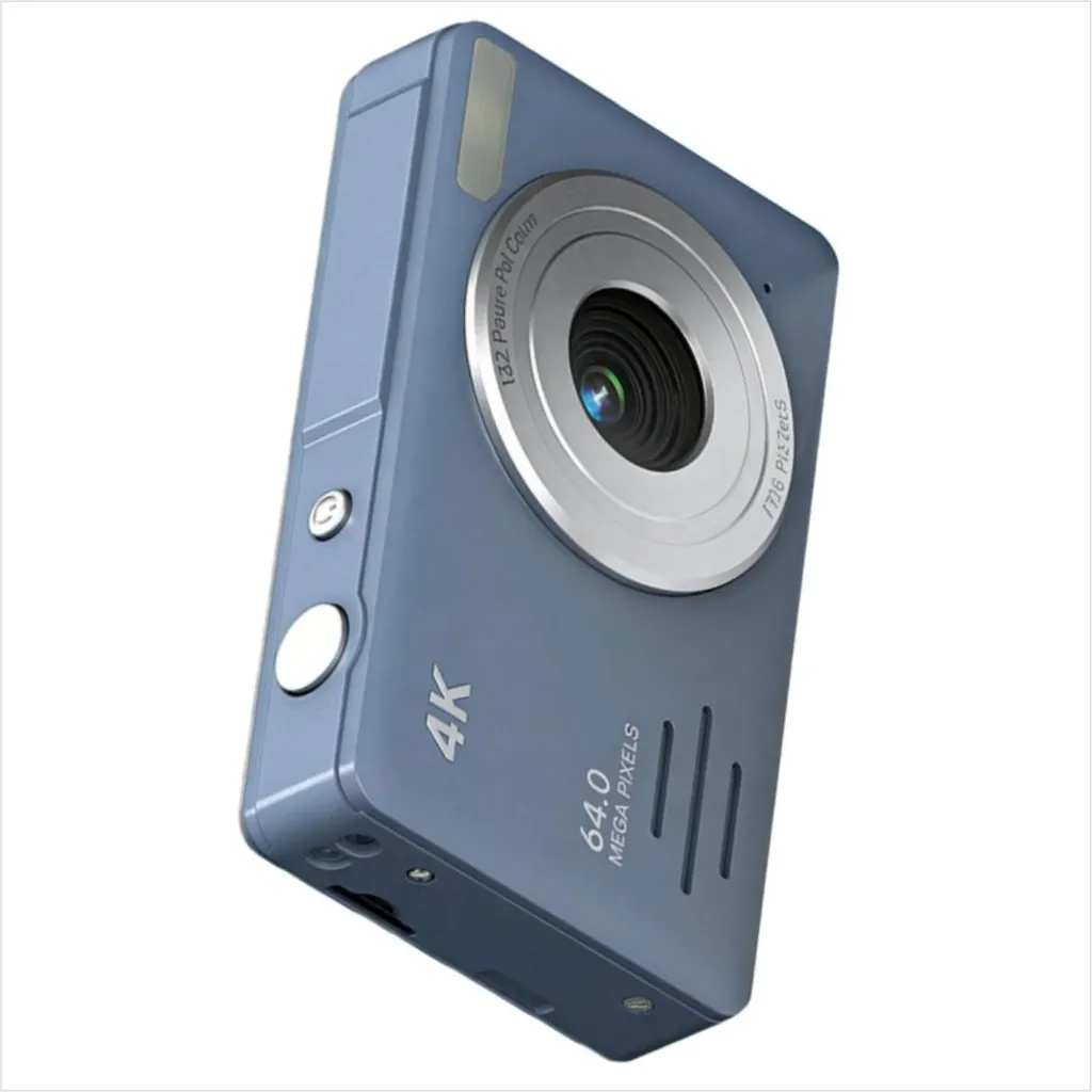 Eine blaue 4K-Kompaktkamera mit 64 Megapixeln und großem Objektiv auf weißem Hintergrund.