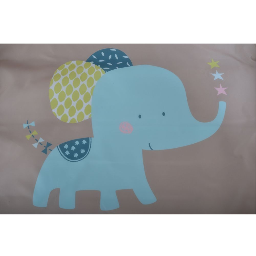 Eine süße blaue Elefantengrafik auf beige Hintergrund mit bunten Ballons und Sternen.