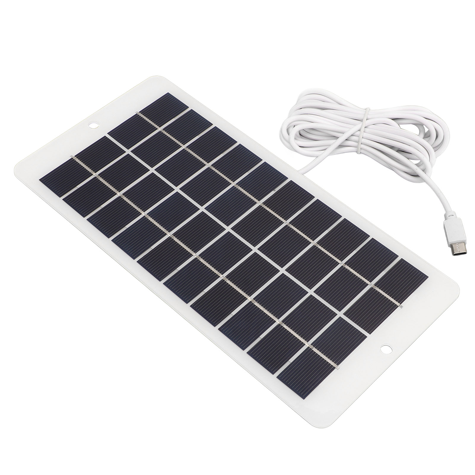 Kleines weißes Solarpanel mit quadratischen Solarzellen und einem aufgerollten weißen Kabel mit USB-Stecker.