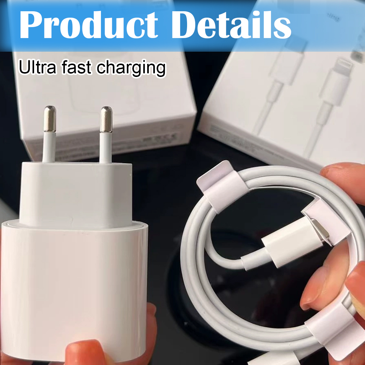 Ein weißes USB-Ladegerät und ein aufgerolltes Ladekabel werden vor Produktverpackungen gehalten.