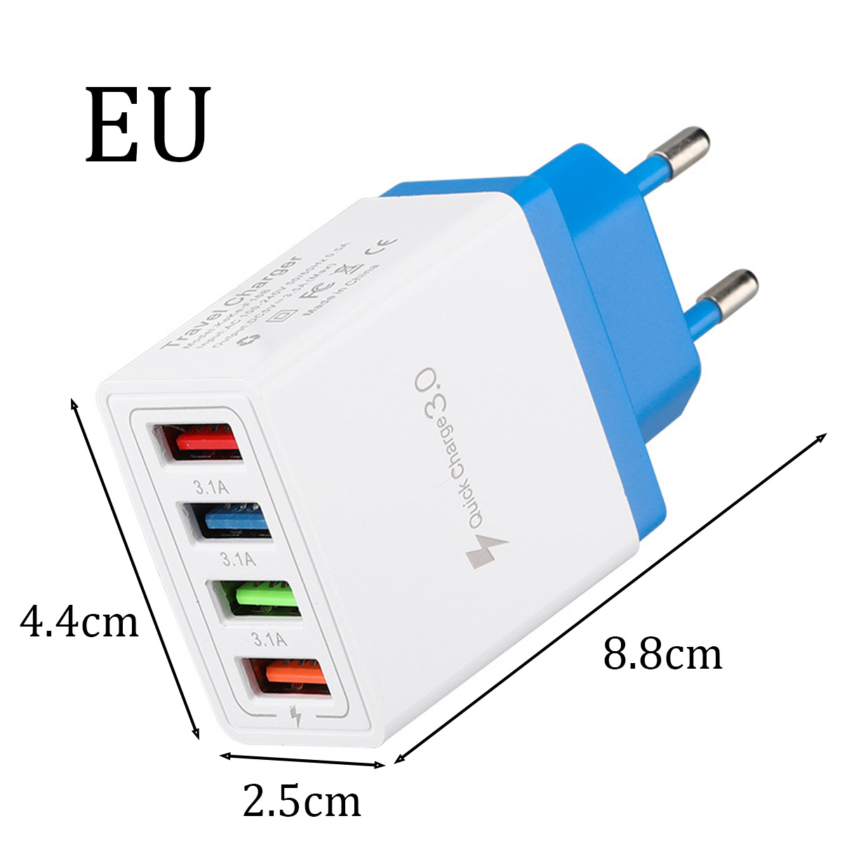 Ein weiß-blaues EU-Reiseladegerät mit vier USB-Anschlüssen und Maßangaben von 8,8 cm, 4,4 cm und 2,5 cm.