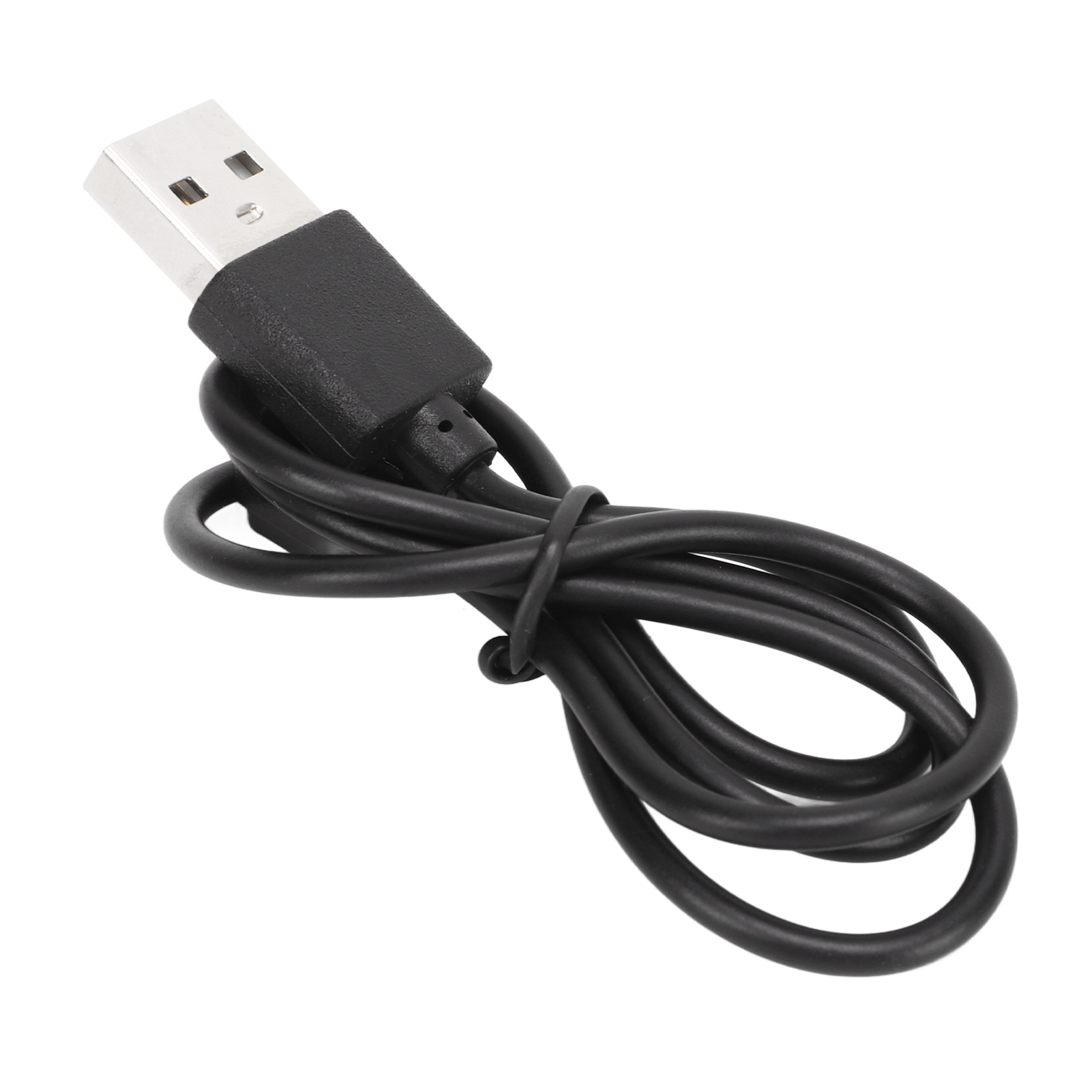 Ein aufgerolltes schwarzes USB-Kabel mit silbernem Stecker auf weißem Hintergrund.