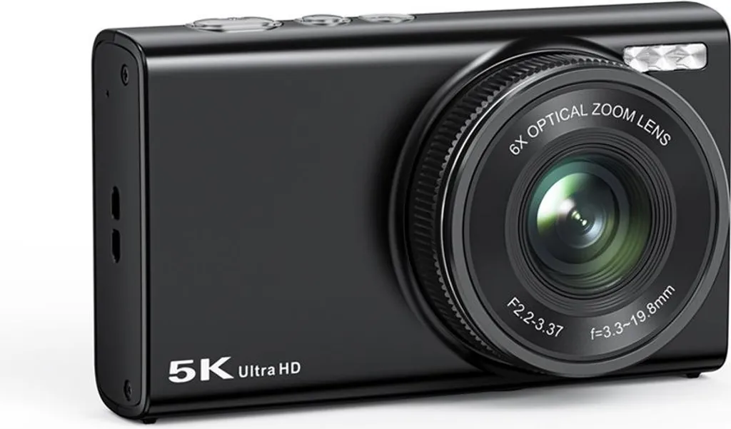 Eine kompakte, schwarze 5K Ultra HD Digitalkamera mit einem optischen 6X-Zoomobjektiv.