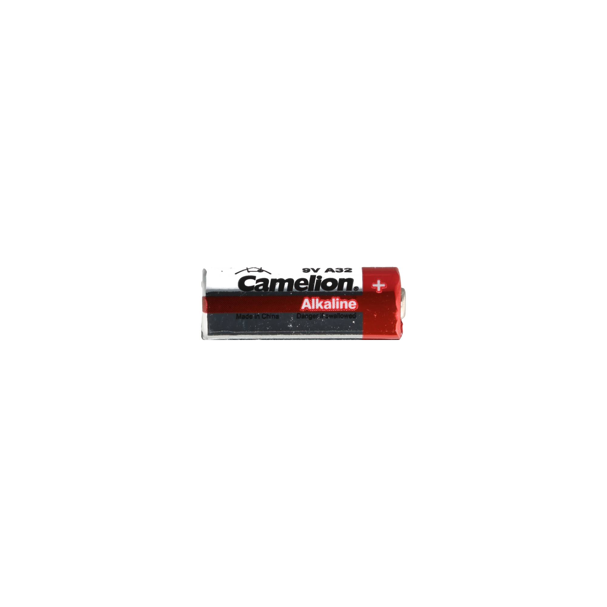 Eine Camelion 9V Alkaline Batterie liegt horizontal auf weißem Hintergrund.