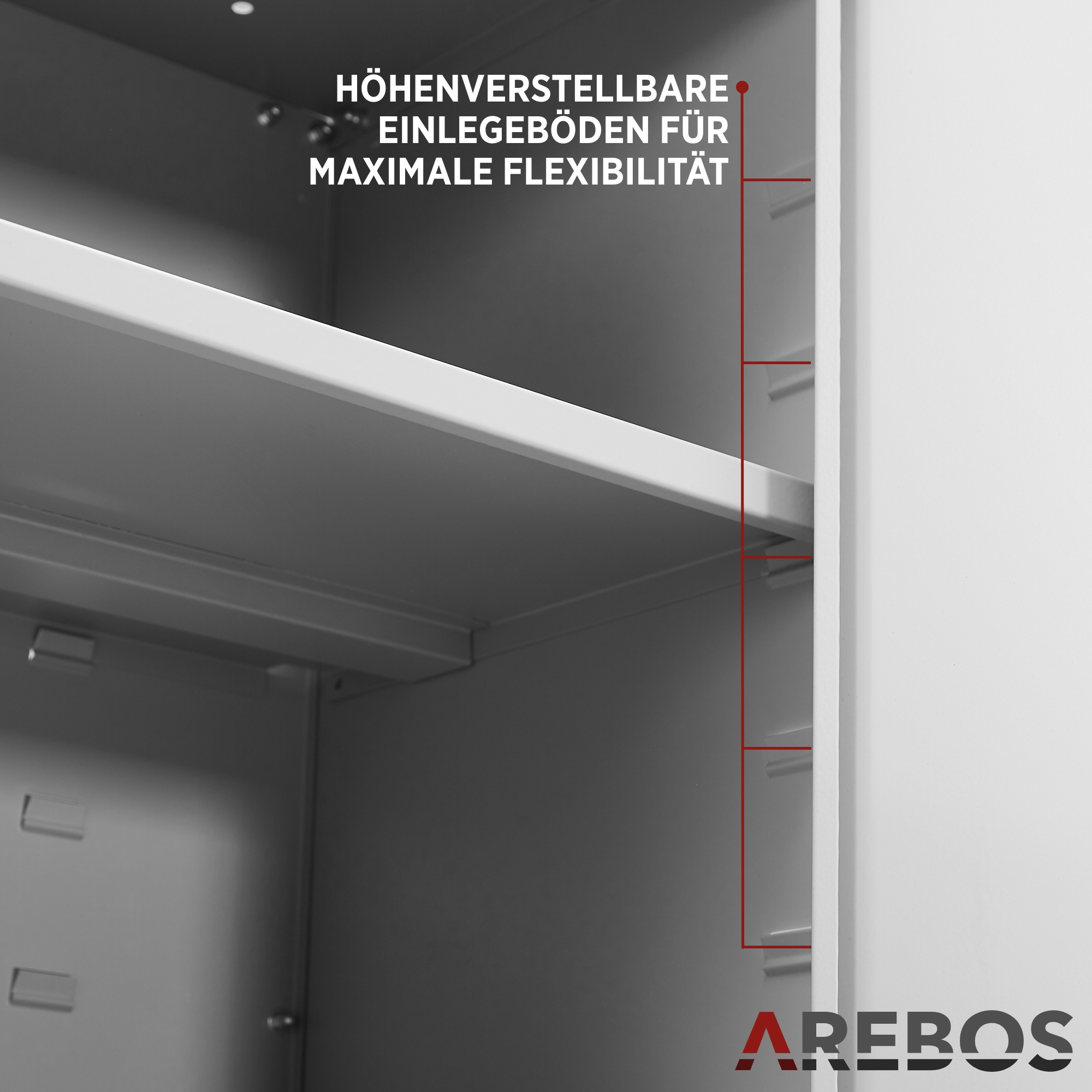 Innenansicht eines Metallschranks mit verstellbaren Einlegeböden und roter Höhenskala.