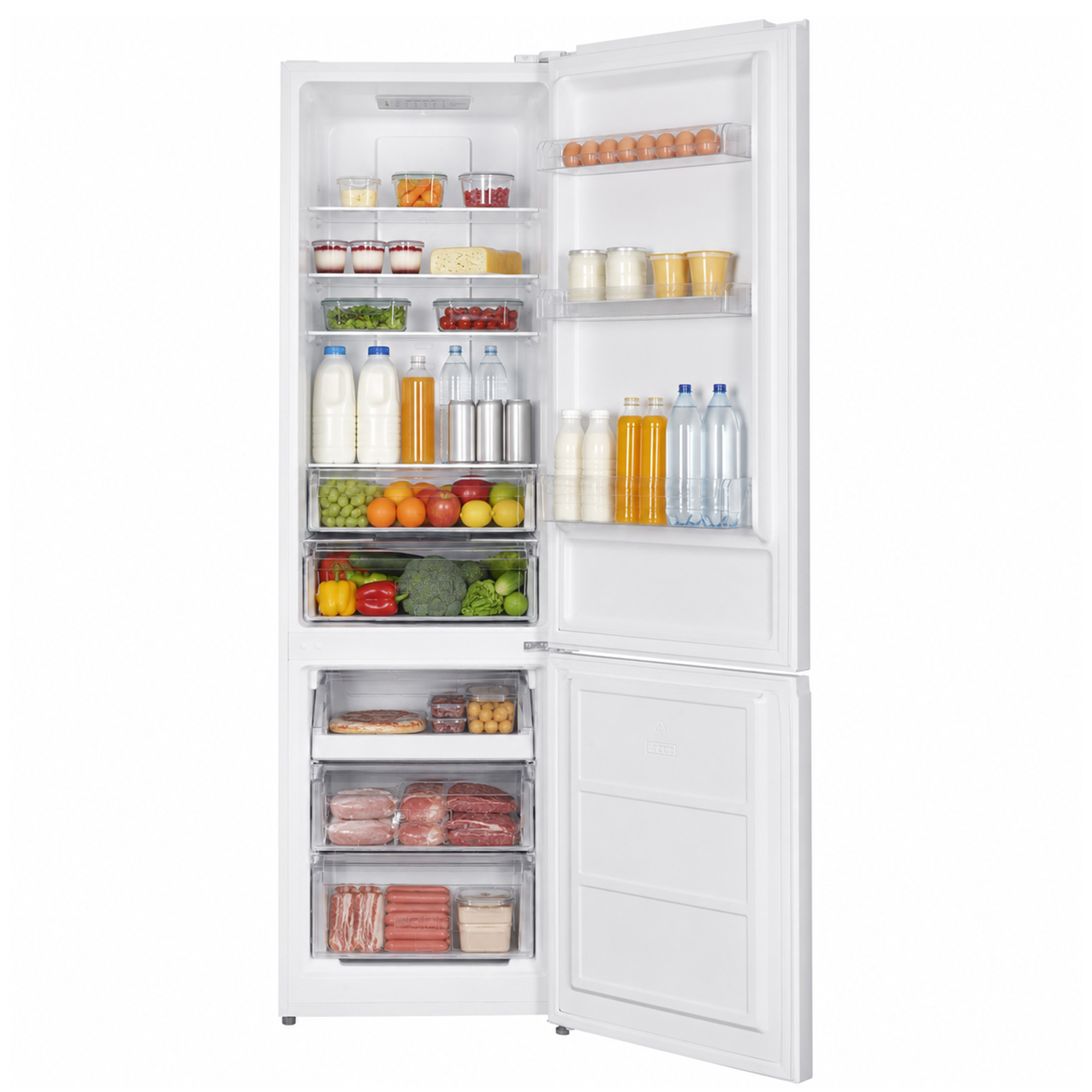 Un réfrigérateur blanc ouvert rempli de nourriture, de fruits, de légumes, de boissons et de viande sur fond blanc.