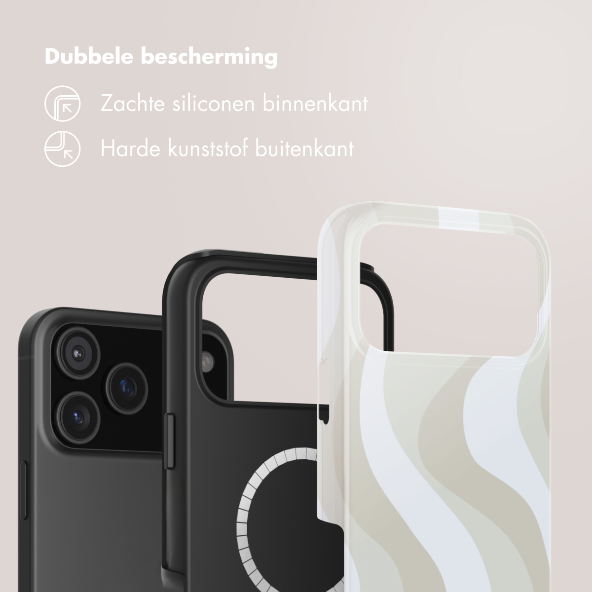 Trois coques de téléphone montrant un intérieur en silicone souple et un extérieur en plastique rigide.