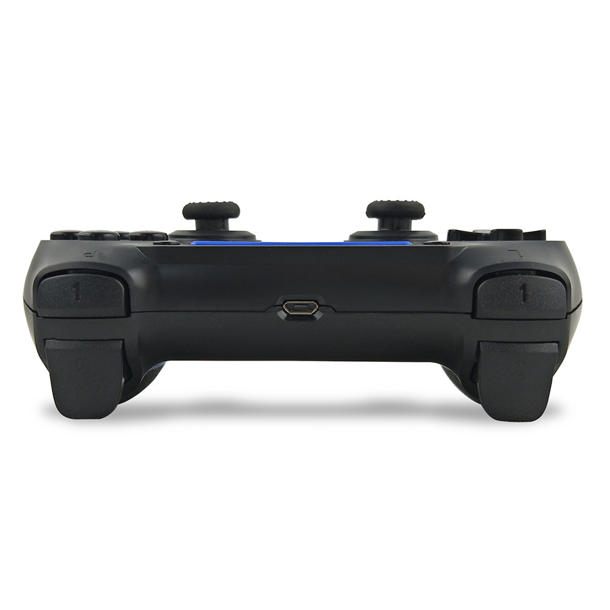 Ein schwarzer Gamepad-Controller von vorne, mit zwei Analog-Sticks, Schultertasten und einem zentralen Ladeanschluss.