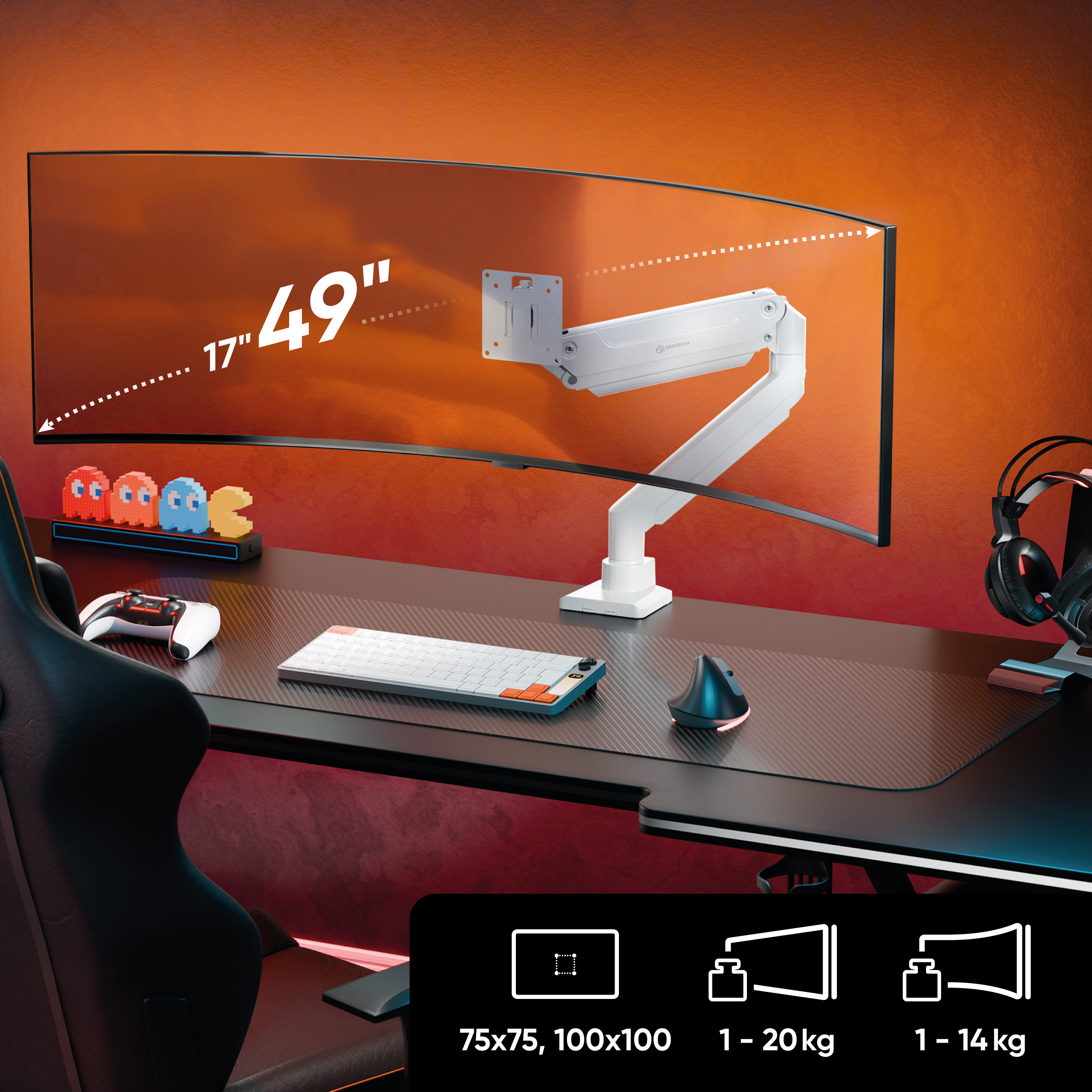 Un braccio per monitor bianco su una scrivania con tastiera, mouse e controller, con grafica di monitor curvo sullo sfondo.
