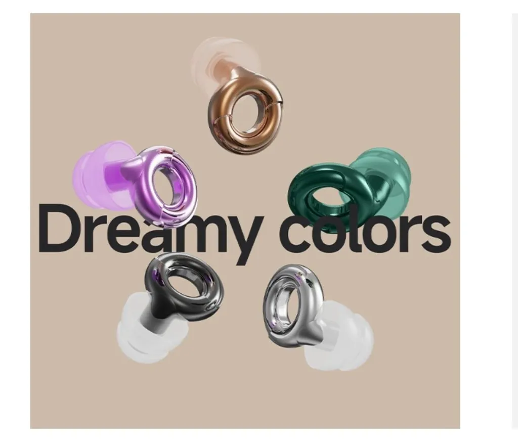 Fünf farbige Ohrstöpsel mit metallischen Ringen auf beige Hintergrund mit Text 'Dreamy colors'.