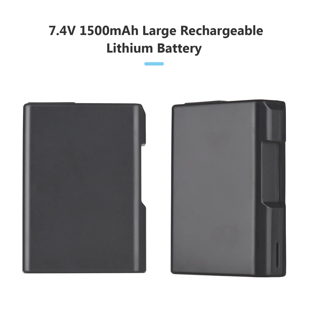 Zwei schwarze 7,4V 1500mAh Lithiumbatterien aus Front- und Seitenansicht vor weißem Hintergrund.