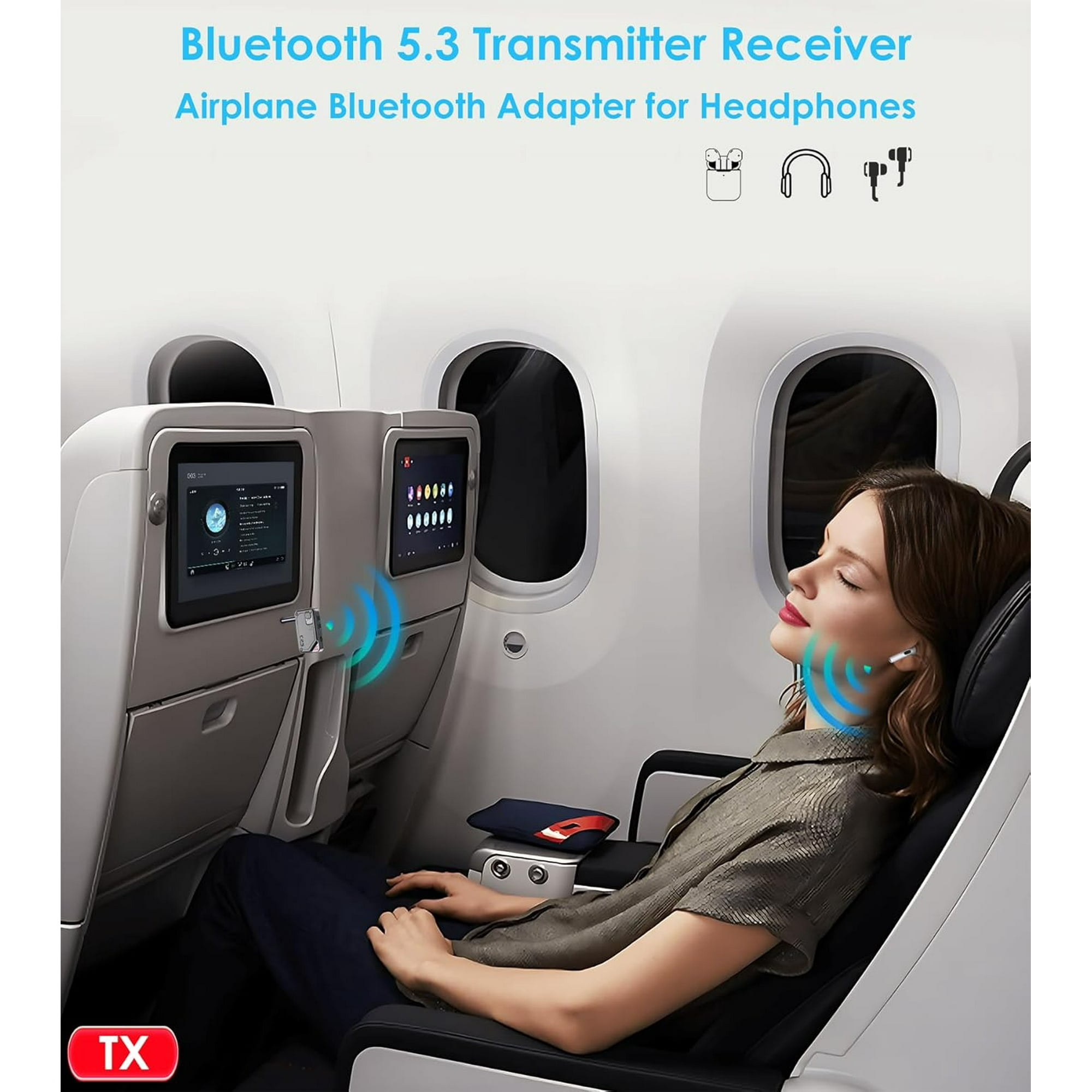 Eine Frau entspannt in einem Flugzeugsitz und nutzt einen Bluetooth-Adapter am Bildschirm für kabellosen Ton.