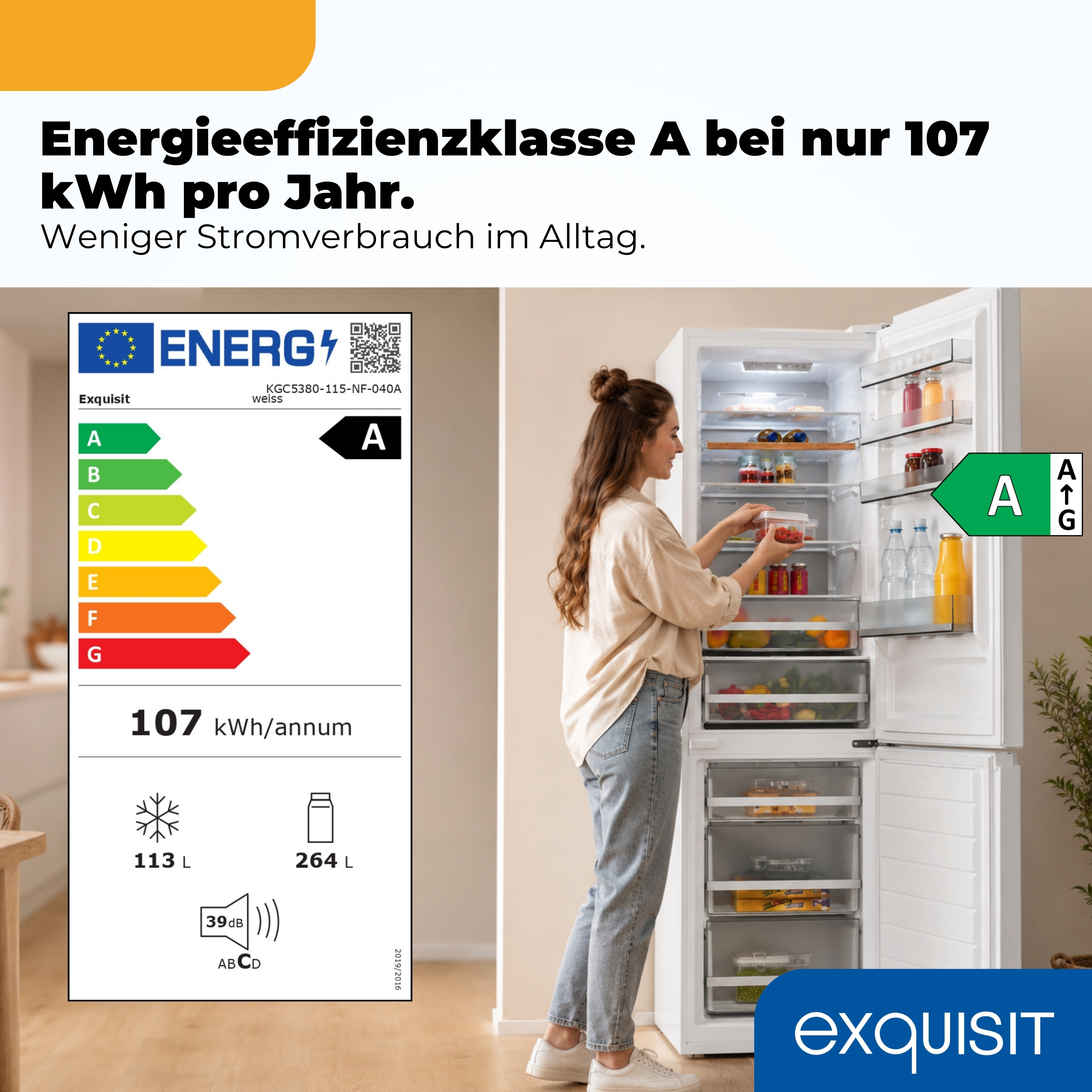 Frau öffnet einen effizienten Exquisit Kühlschrank mit Energieeffizienzklasse A und 107 kWh jährlichem Verbrauch.