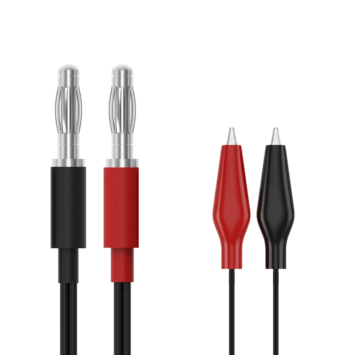 Zwei schwarze Kabel mit Bananensteckern links und zwei Kabel mit Krokodilklemmen in rot und schwarz rechts.