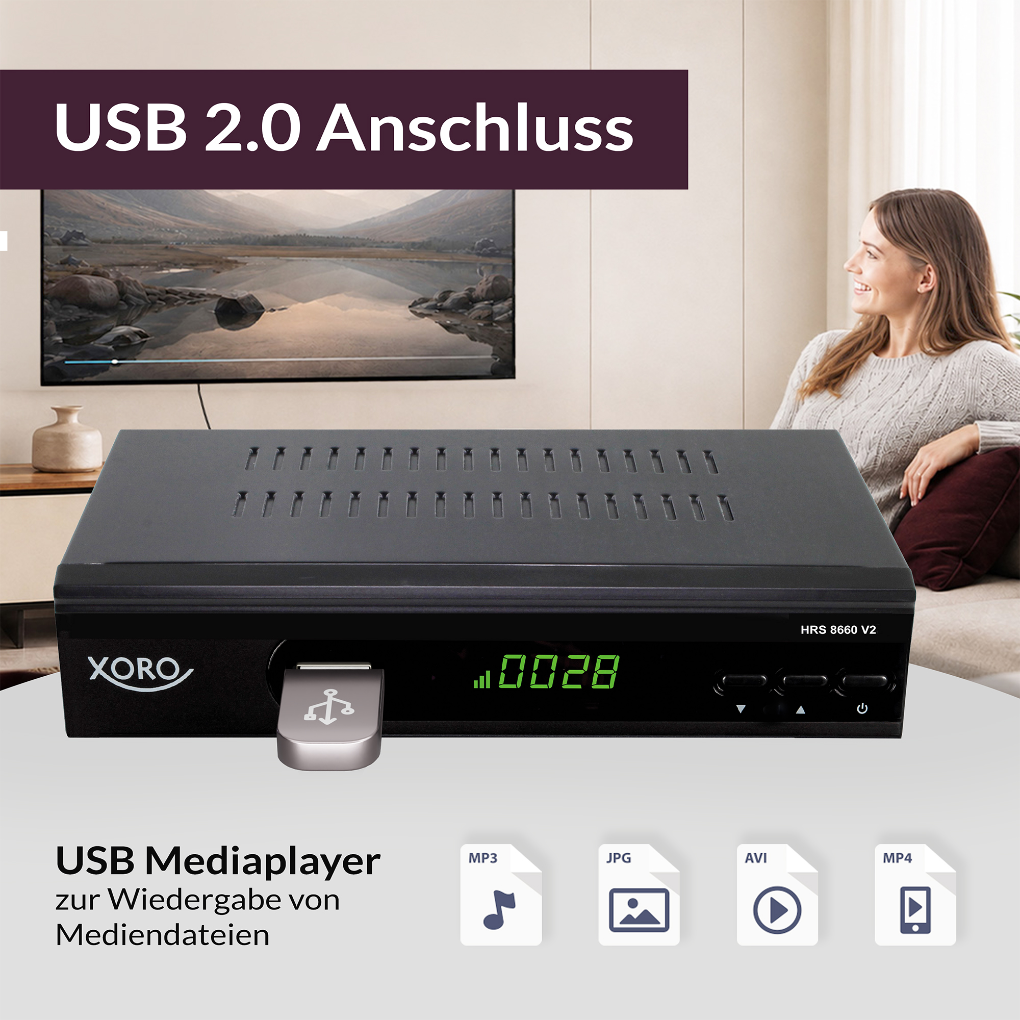 Schwarzer XORO Mediaplayer mit USB-Anschluss und Display im Wohnzimmer.