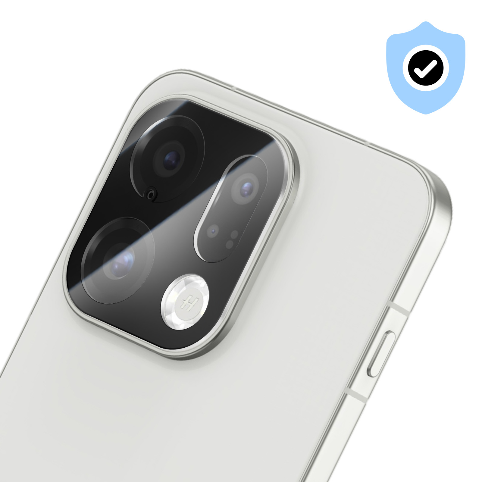 Primer plano del módulo de cámara cuadrado en un smartphone plateado con un icono de protección azul.