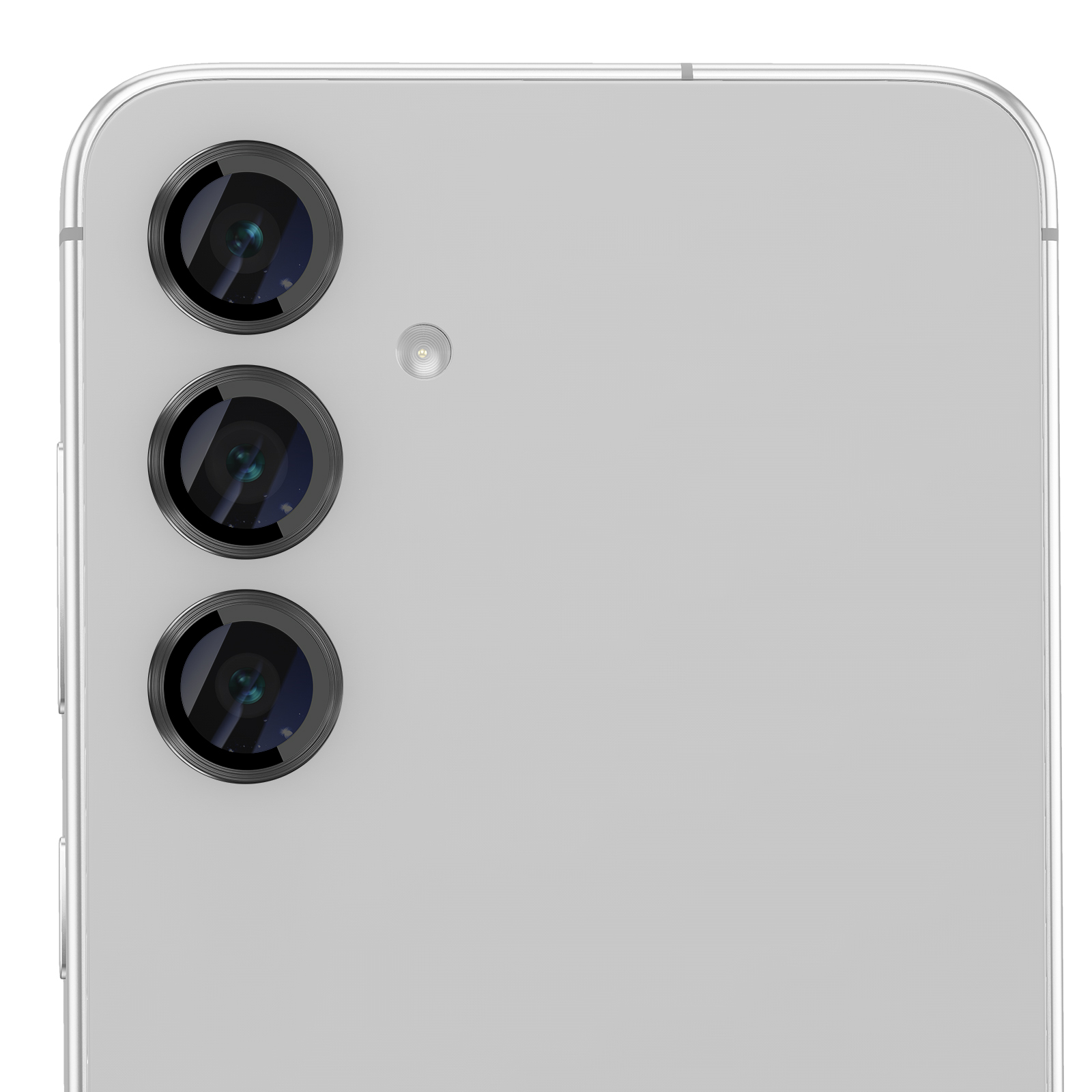 Primer plano de la parte trasera de un smartphone plateado con tres lentes de cámara verticales y un flash.