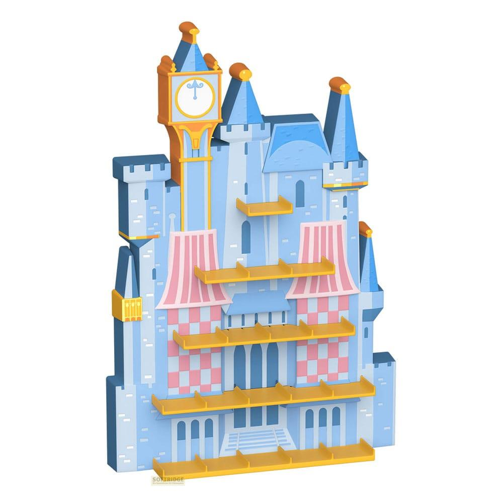 Una estantería con forma de castillo azul y rosa con repisas amarillas y un reloj en la torre.