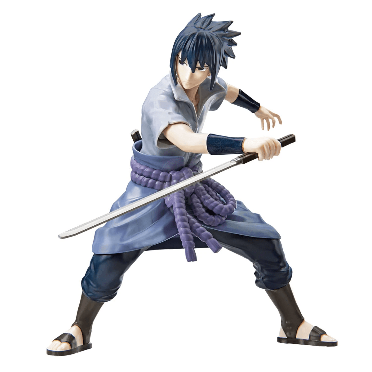 Eine Sasuke-Figur mit blauem Haar, weißem Hemd, blauer Hose und einem Schwert in Kampfpose.