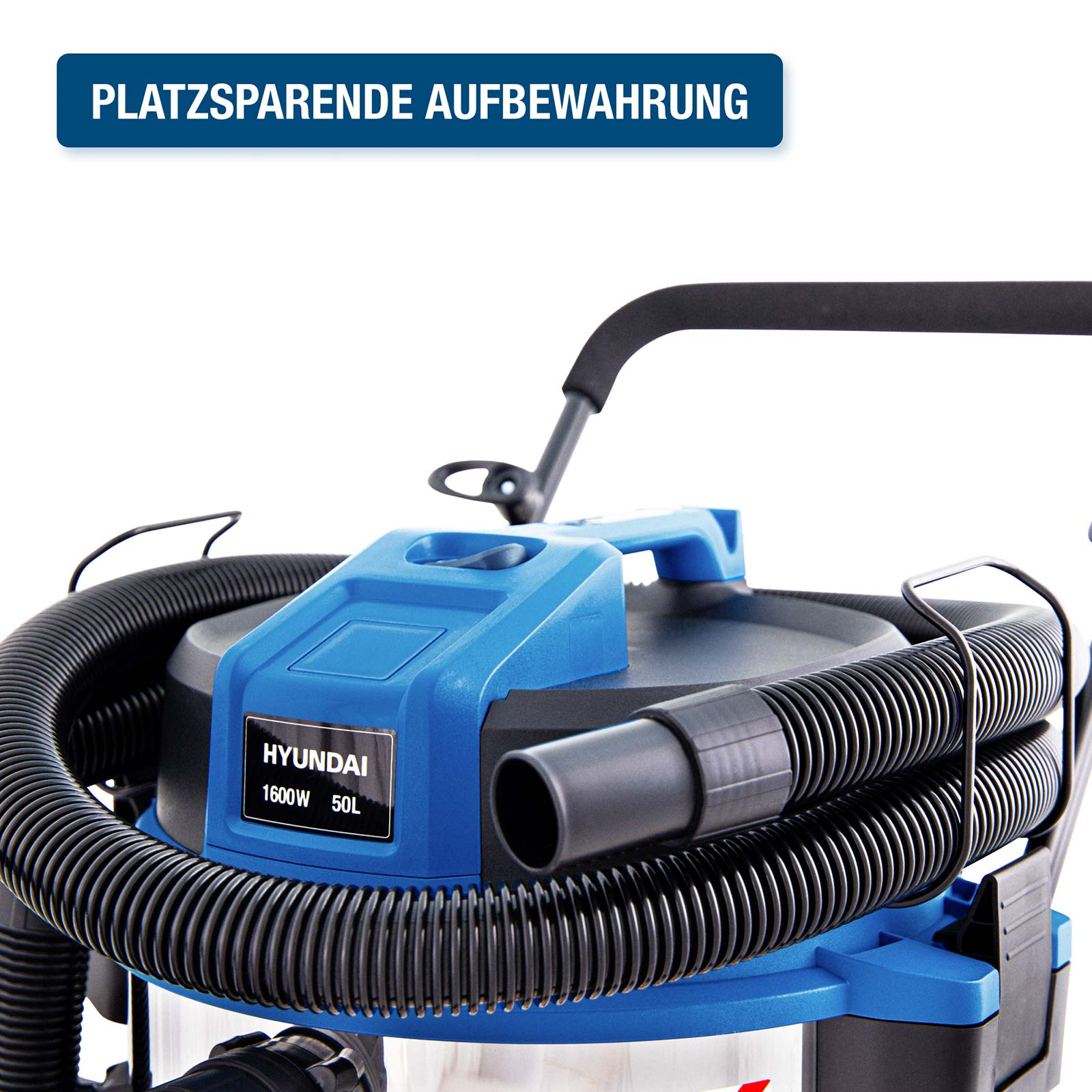 Ein blauer Hyundai 1600W 50L Staubsauger mit gewickeltem Schlauch und oberem Textfeld für platzsparende Aufbewahrung.