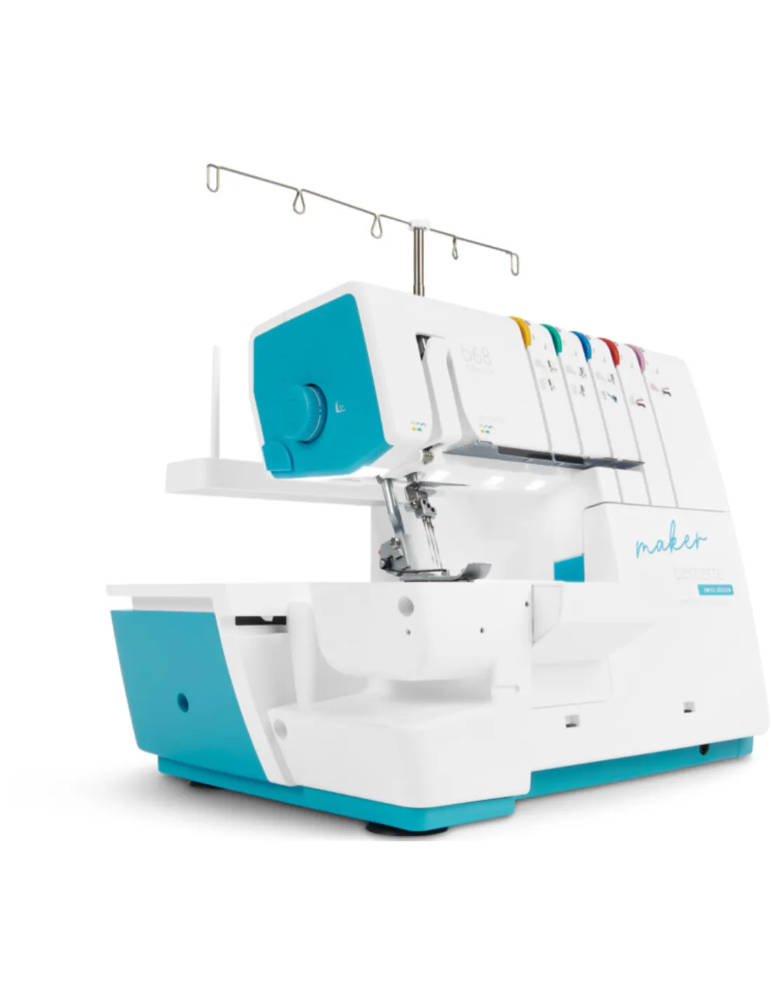 Eine weiße und türkisfarbene Overlock-Nähmaschine vor weißem Hintergrund.