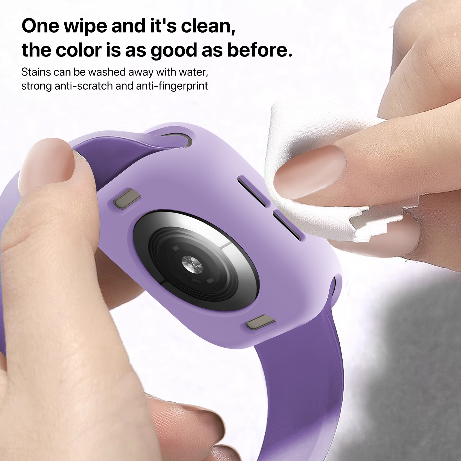 Eine Hand wischt ein violettes Smartwatch-Gehäuse mit einem weißen Tuch ab.