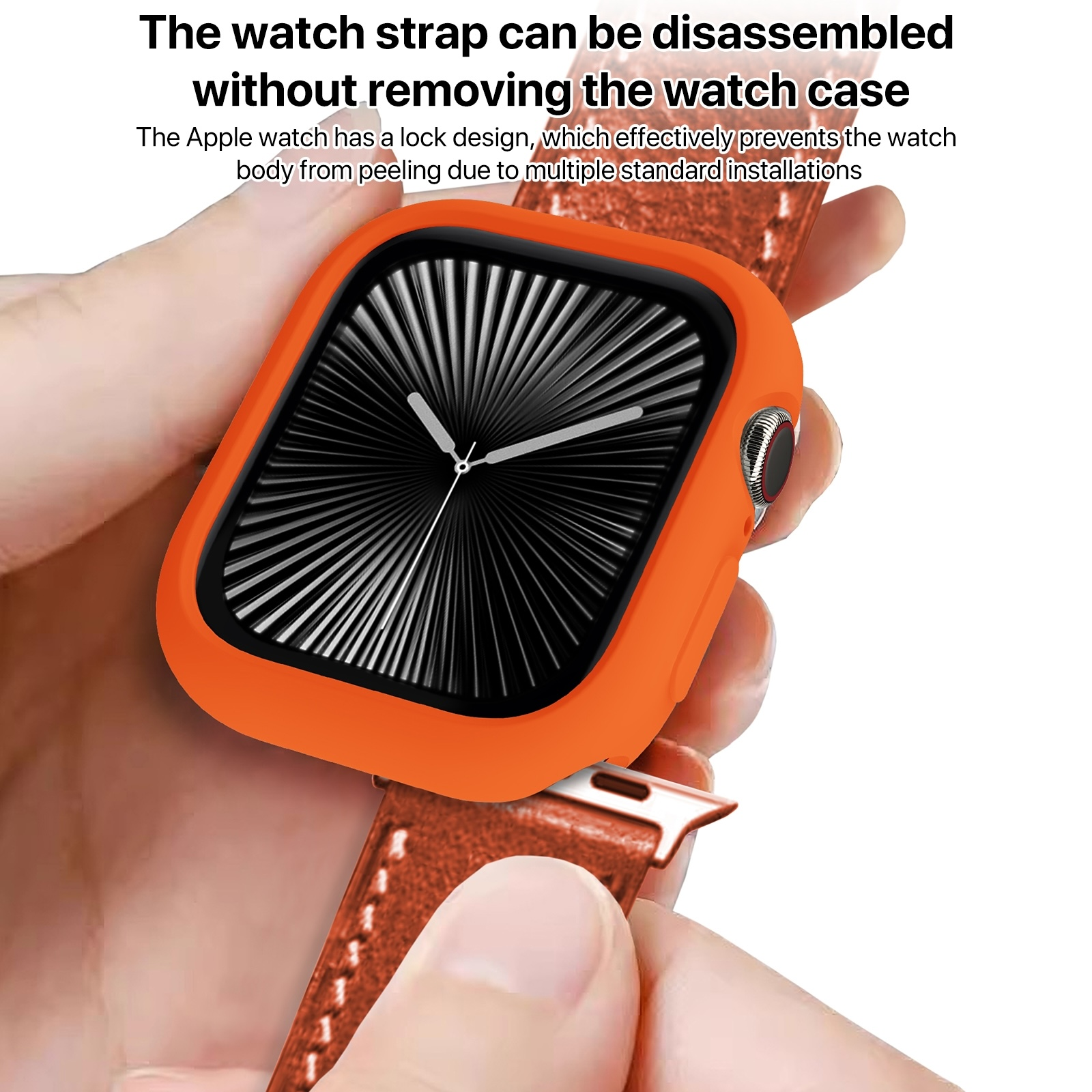 Eine Apple Watch mit orangefarbener Schutzhülle und braunem Lederarmband in einer Hand.