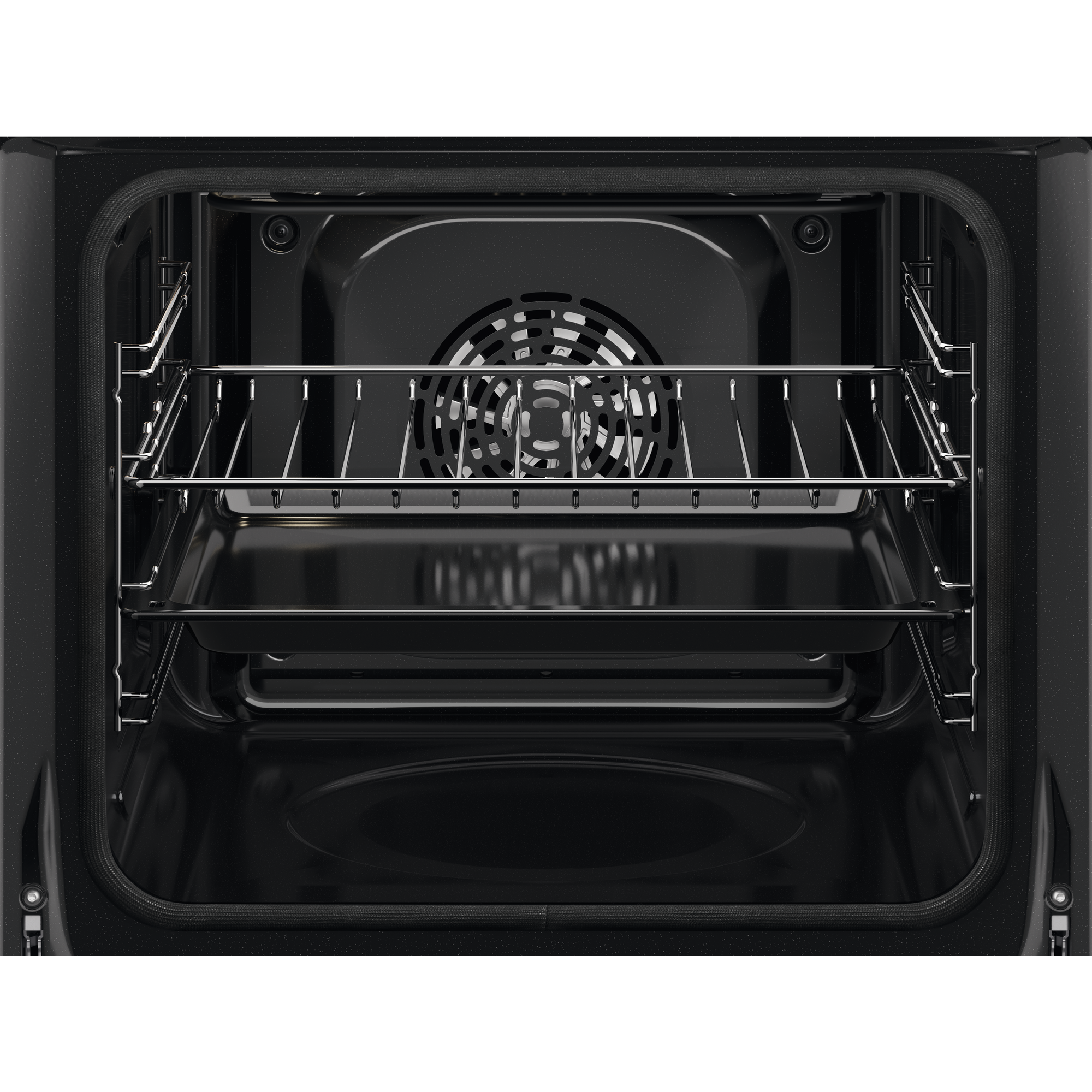 Vista interior de un horno negro con una rejilla cromada, bandeja de horno y un ventilador al fondo.
