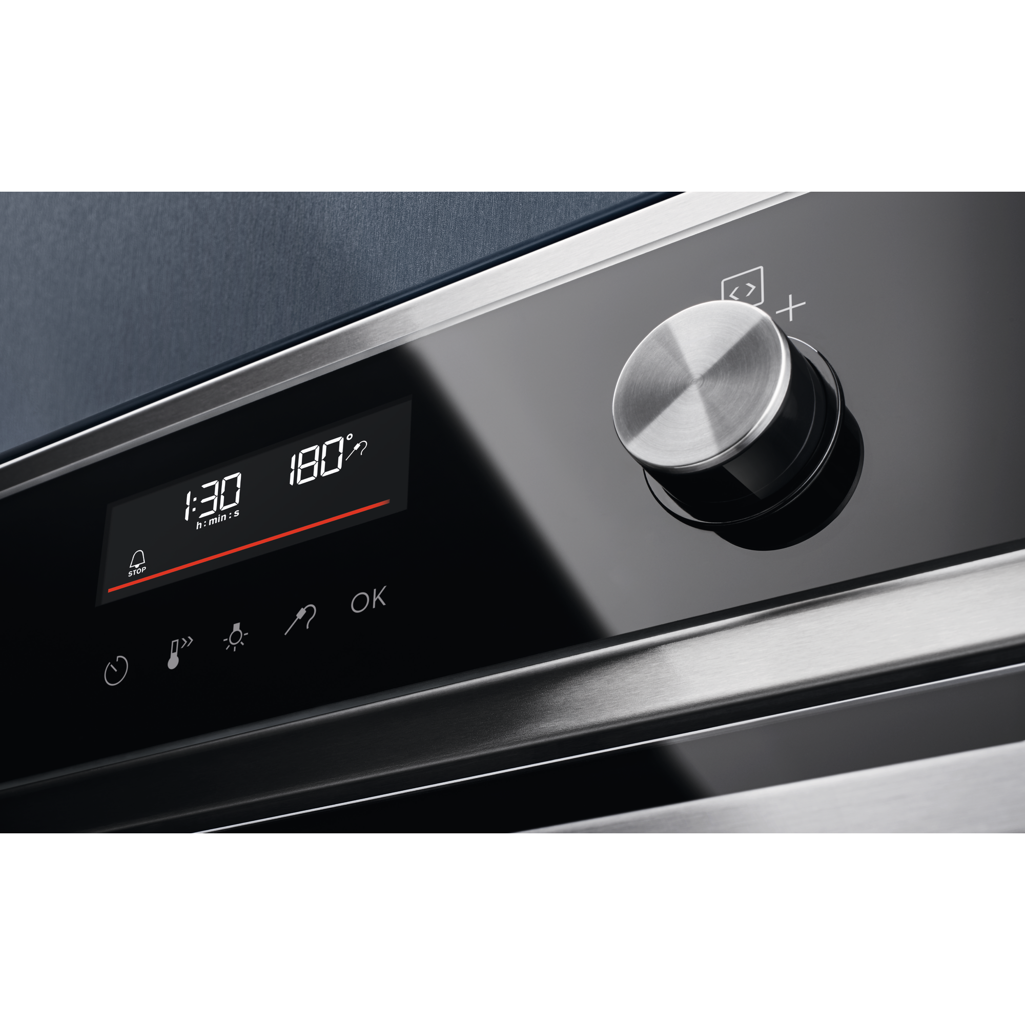 Panel de control de horno de acero inoxidable con pantalla digital, iconos y perilla.