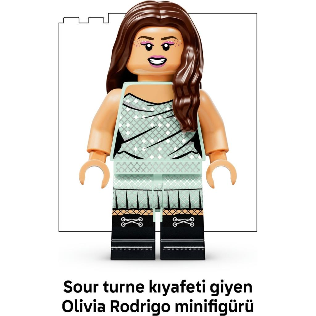 Minifigure Lego di Olivia Rodrigo nel suo abito da tour su sfondo bianco.