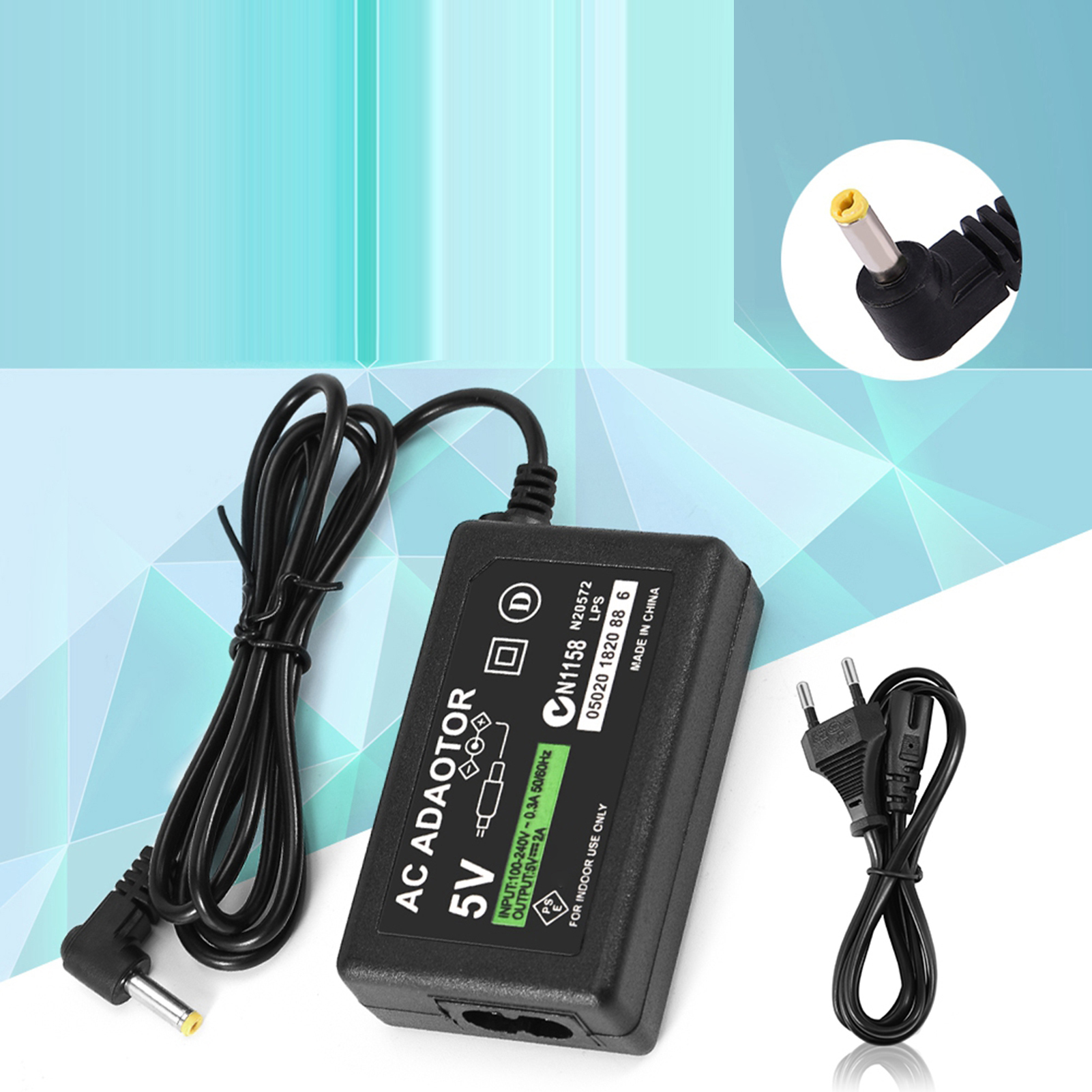 Schwarzer 5V AC-Adapter mit Kabel und Stecker, Nahaufnahme der gelben Spitze oben rechts.