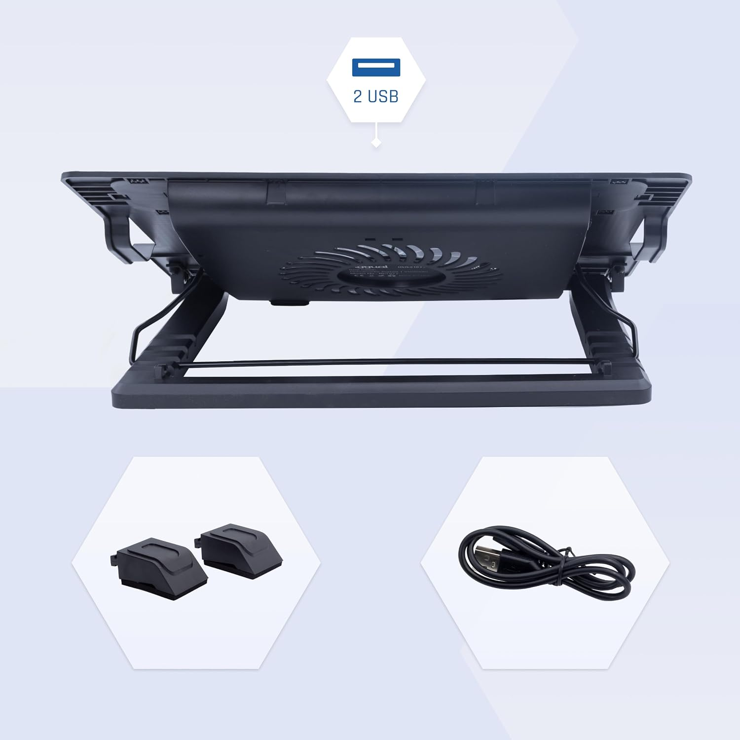 Schwarzer Laptop-Ständer mit integriertem Kühlventilator, zwei USB-Anschlüssen, kleinen Standfüßen und einem USB-Kabel.