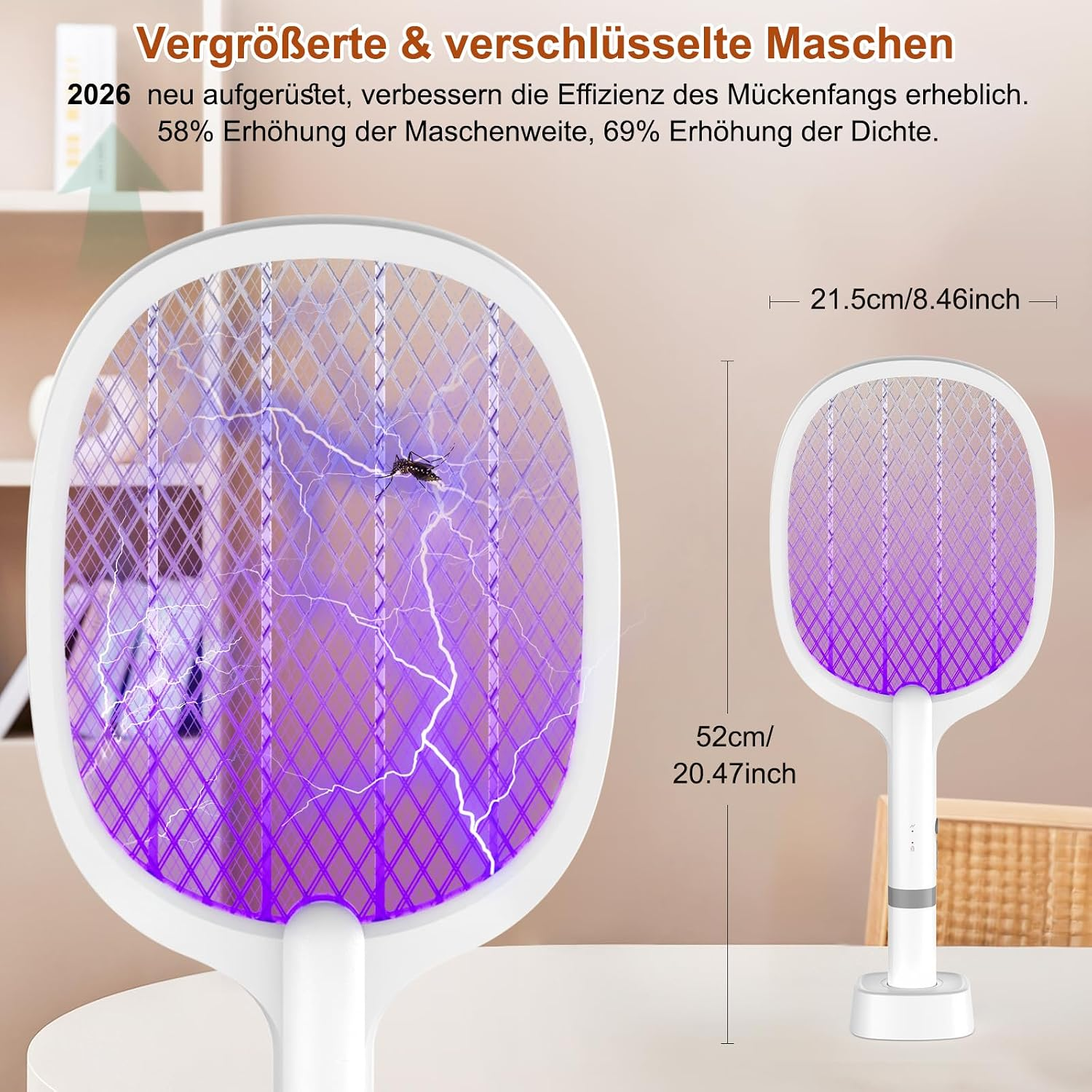 Elektrische Fliegenklatsche mit violettem Licht und elektrischen Funken auf einem Tisch.