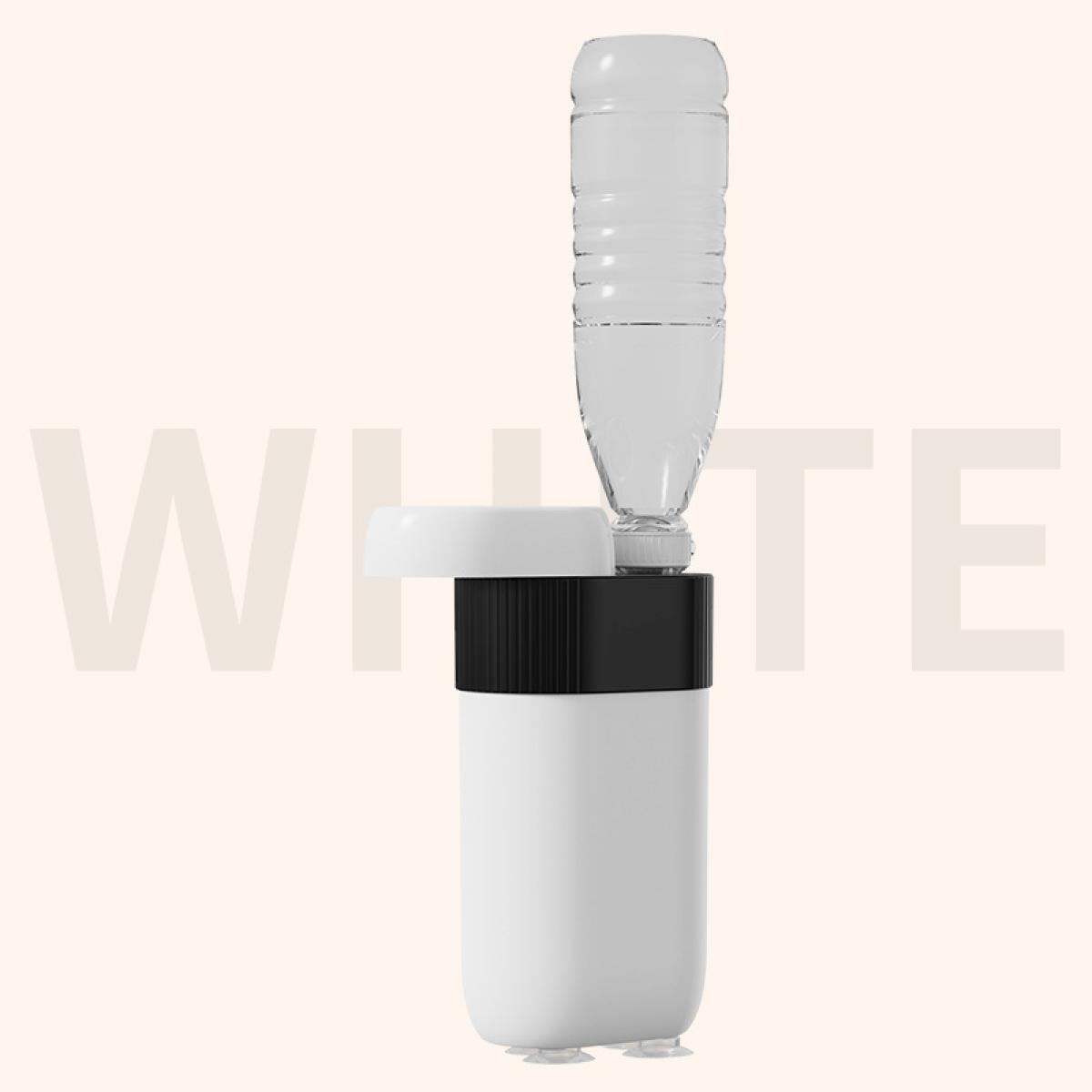 Eine klare Plastikflasche steht kopfüber auf einem weiß-schwarzen Behälter vor hellrosa Hintergrund mit weißem Text.