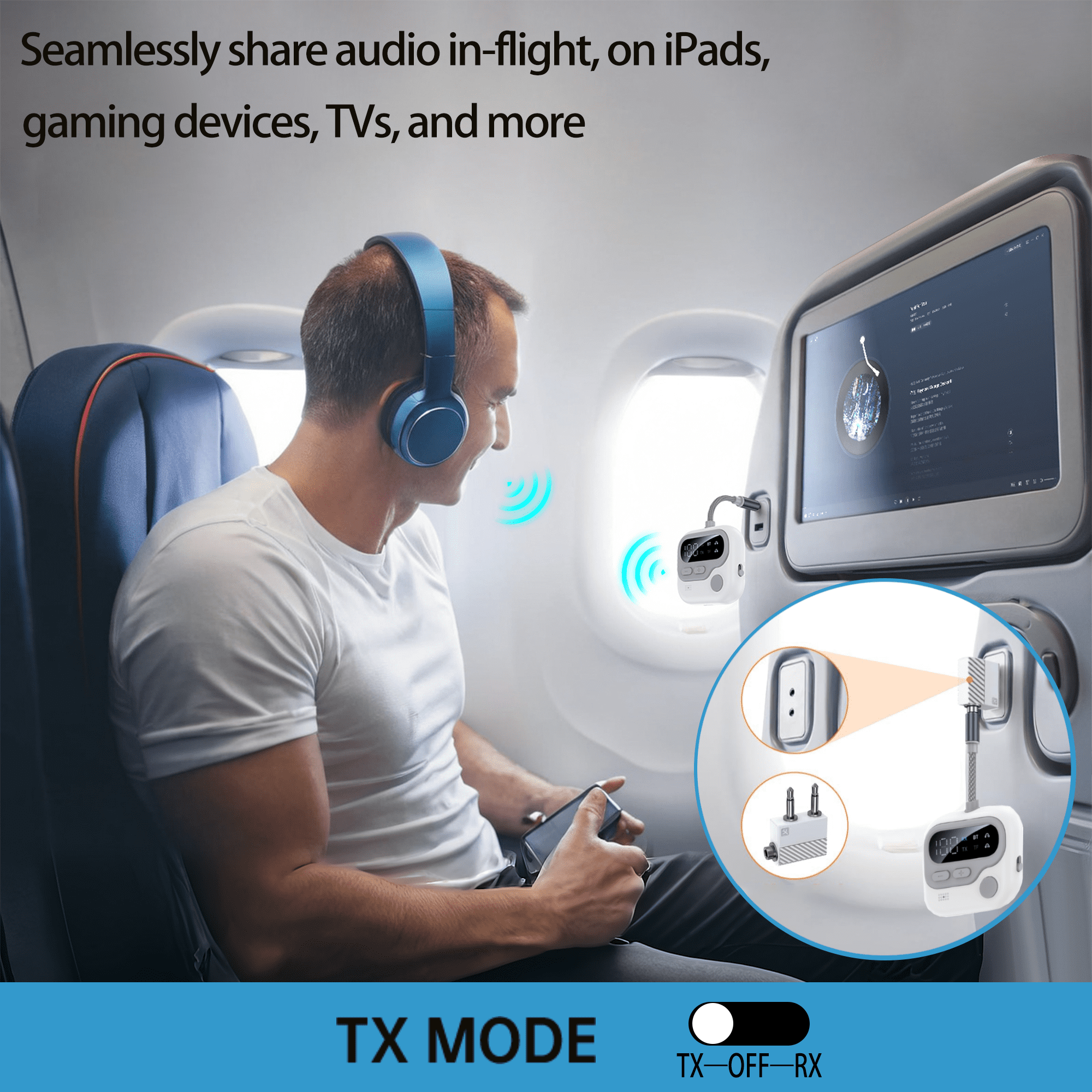 Ein Mann sitzt in einem Flugzeug, trägt blaue Kopfhörer und nutzt einen Bluetooth-Audioadapter.
