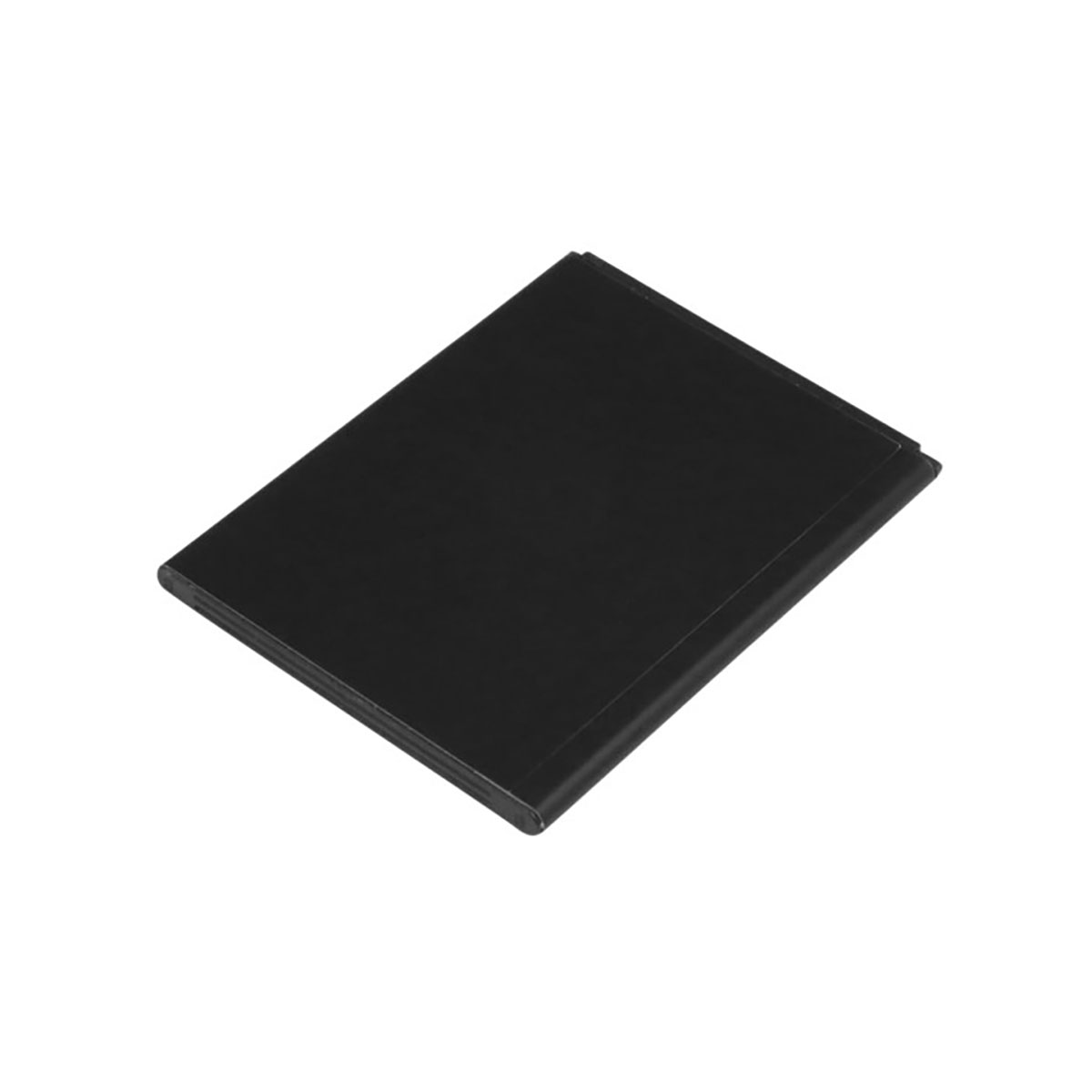 Una batteria per telefono agli ioni di litio nera e piatta su sfondo bianco.