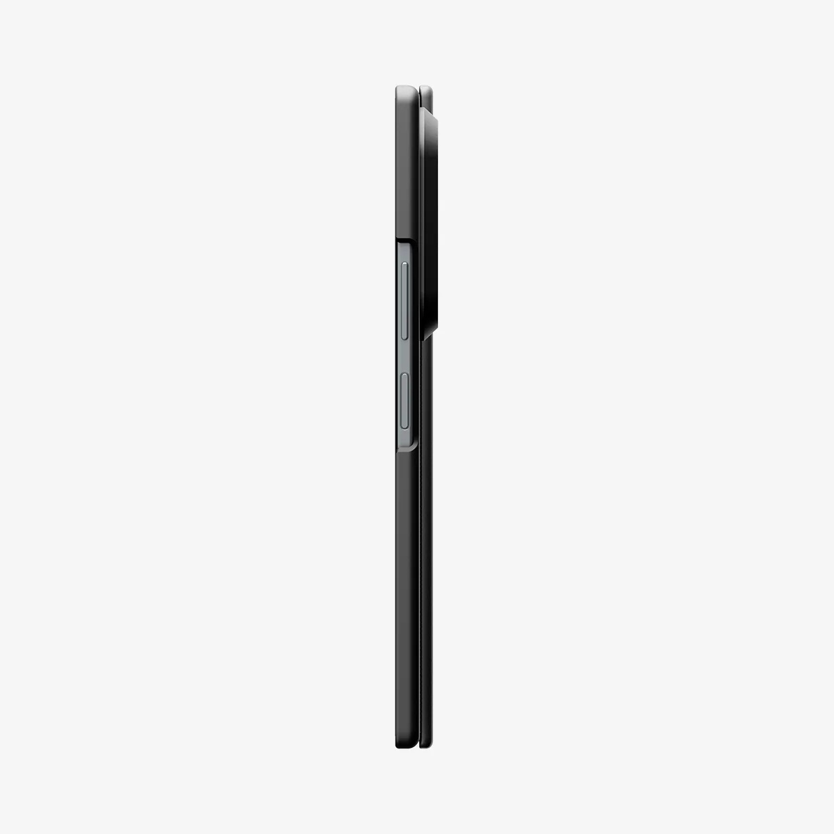 Zijaanzicht van een slanke, zwarte smartphone met zichtbare fysieke knoppen op een witte achtergrond.