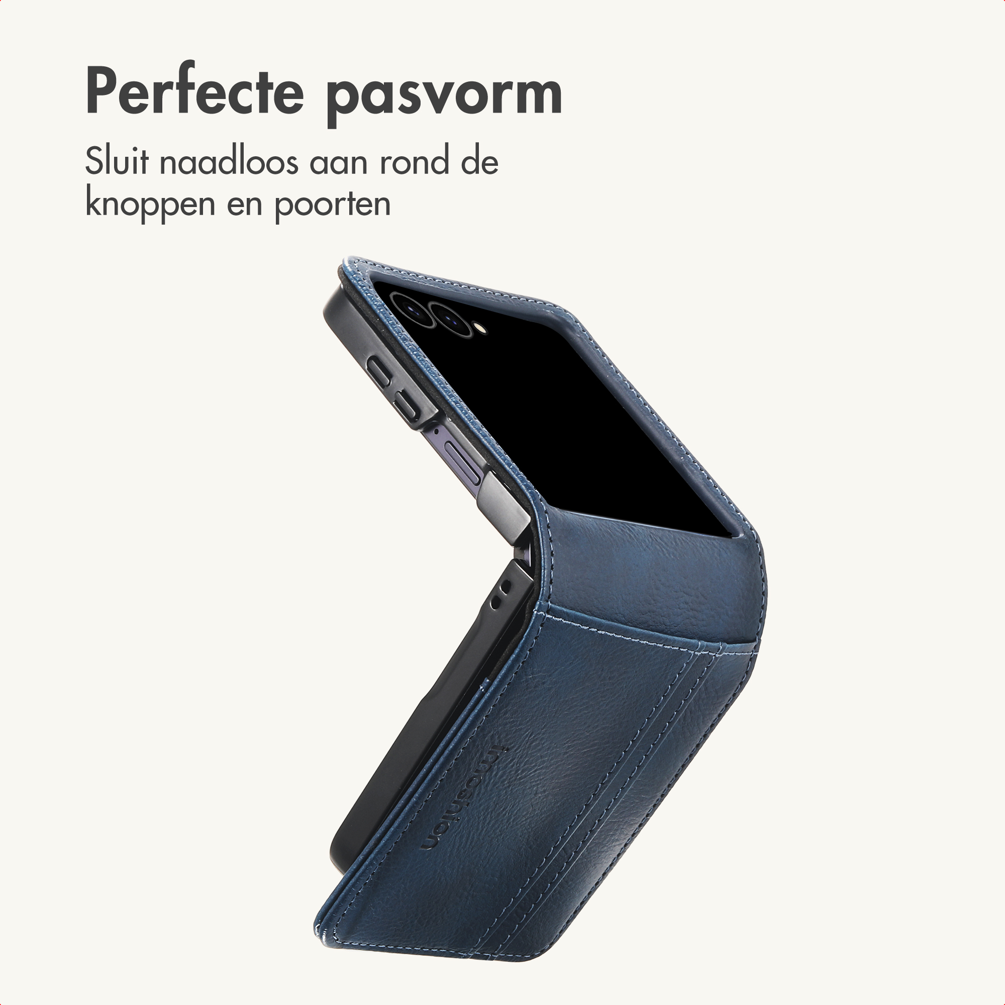 Donkerblauwe lleren smartphonehoes voor een foldphone, tegen een lichte achtergrond met Nederlandse tekst.