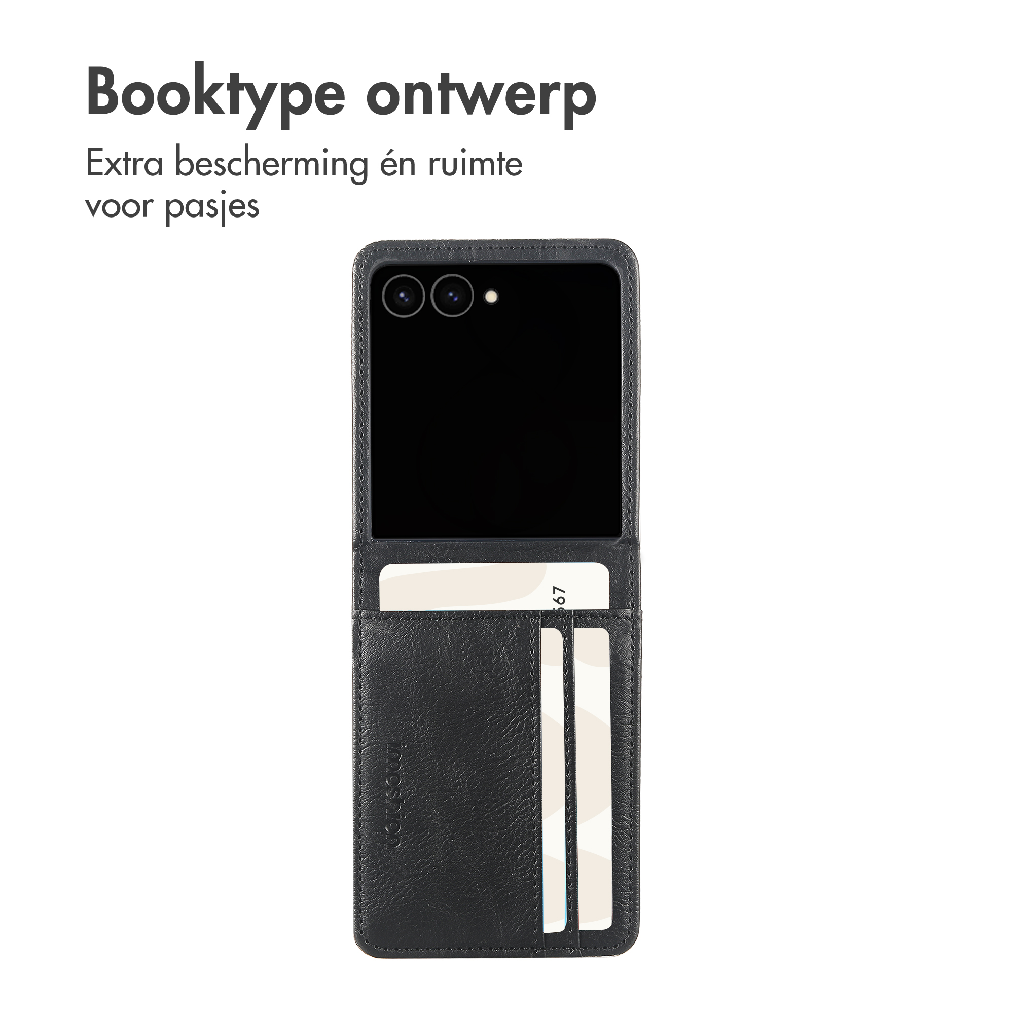 Een zwarte lederen klaptelefoonhoes met pasjeshouder en Nederlandse tekst erboven.